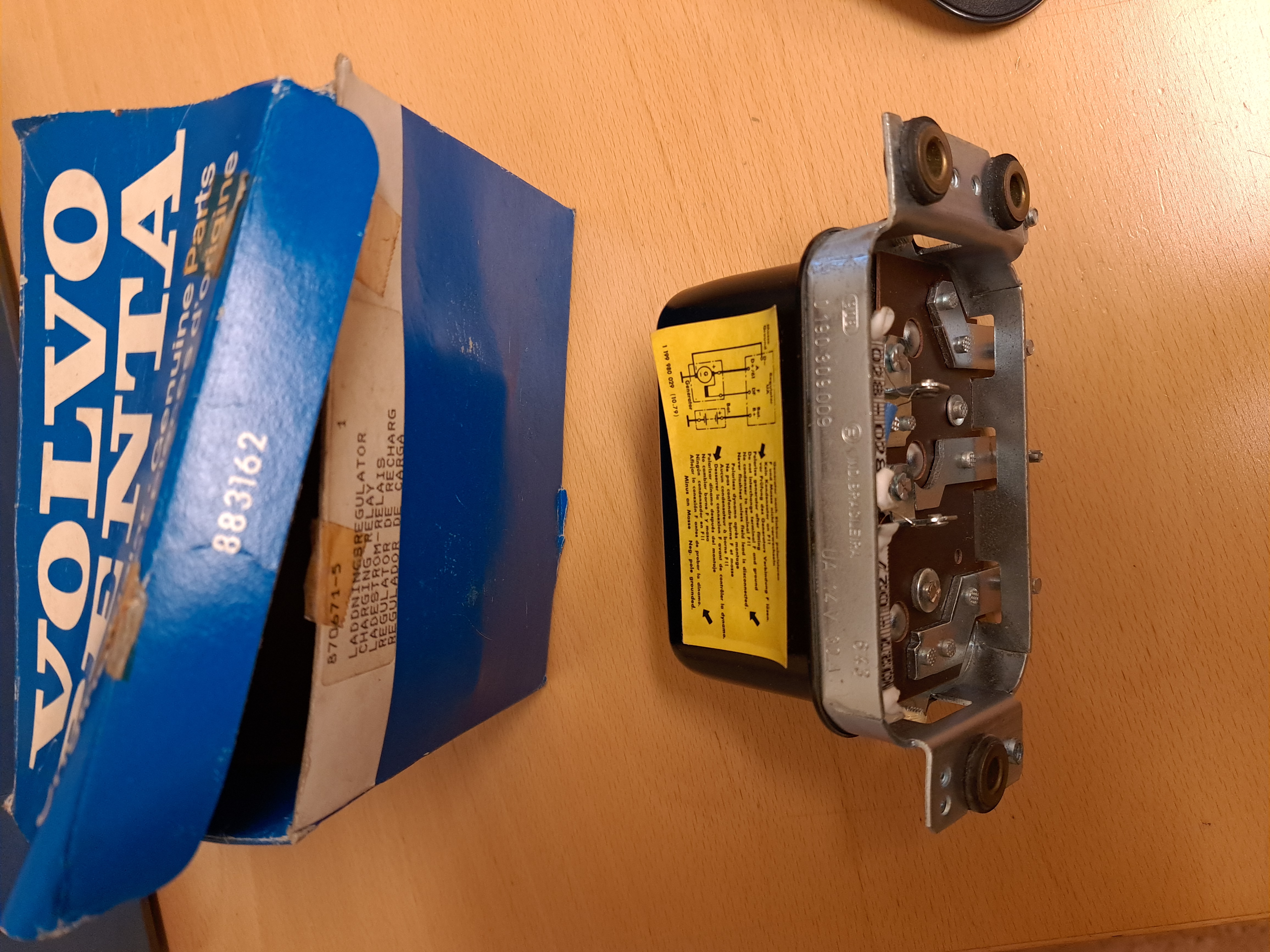 Charging relay / Relay