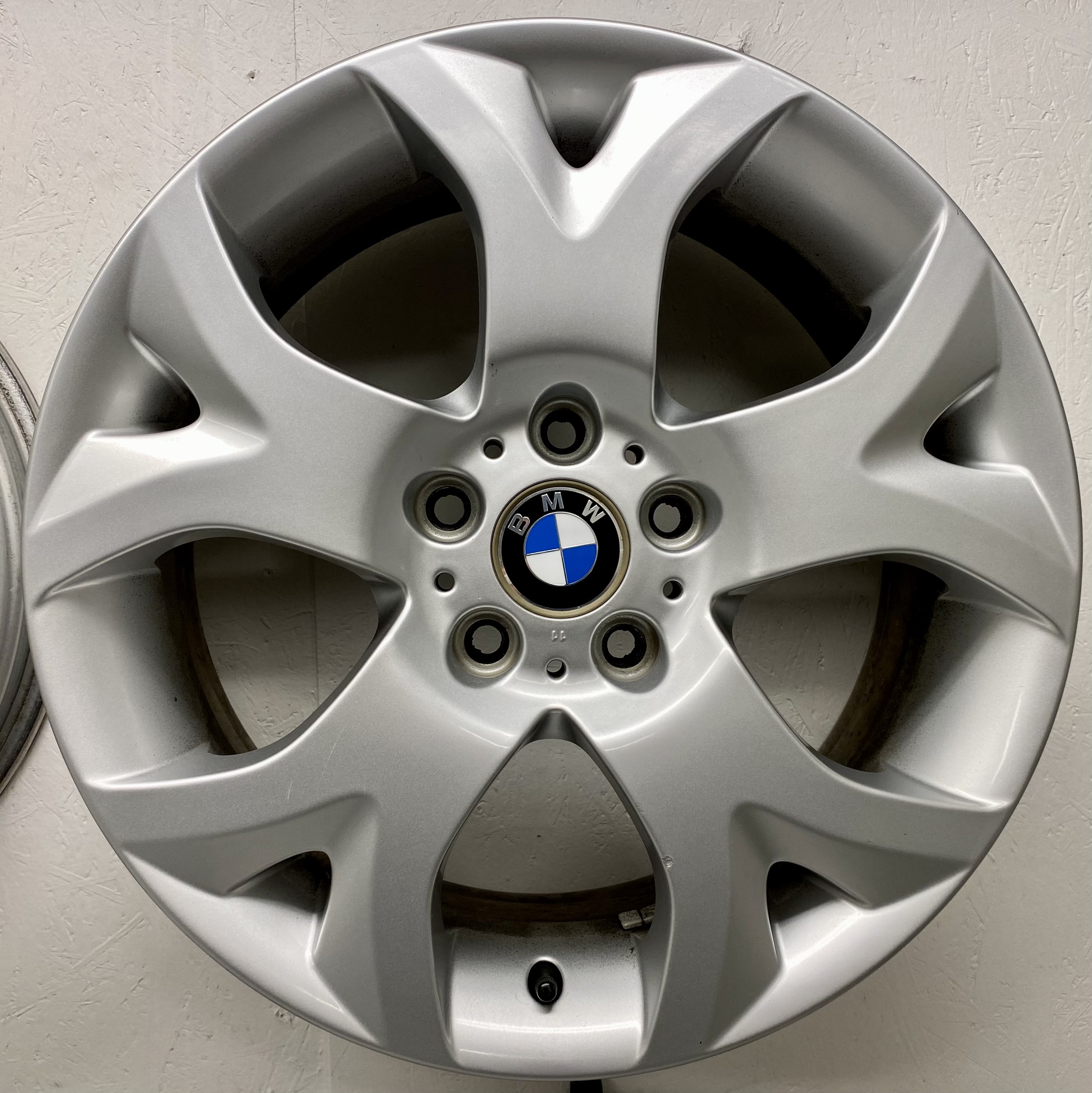 BEGAGNAT | 4 st | 18" BMW X3 E83 Y Spoke ALUFÄLGAR | 2 st 5x120 8x18 ET46 72.6 + 2 st 5x120 9x18 ET51 72.6 - 5