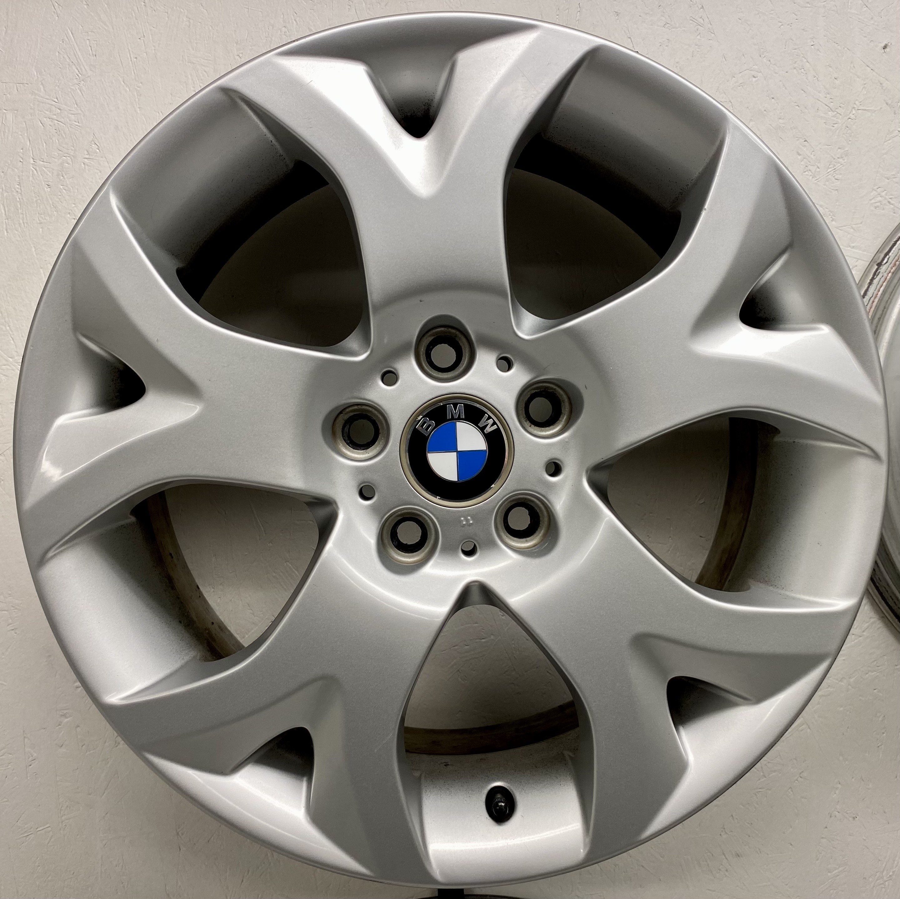 BEGAGNAT | 4 st | 18" BMW X3 E83 Y Spoke ALUFÄLGAR | 2 st 5x120 8x18 ET46 72.6 + 2 st 5x120 9x18 ET51 72.6 - 3