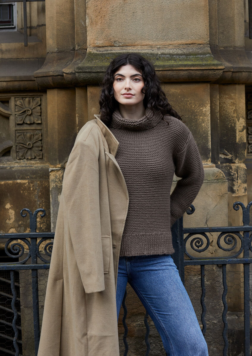 Elowen tröja rätstickad polotröja i Chunky Wool Mocha – Hippstick