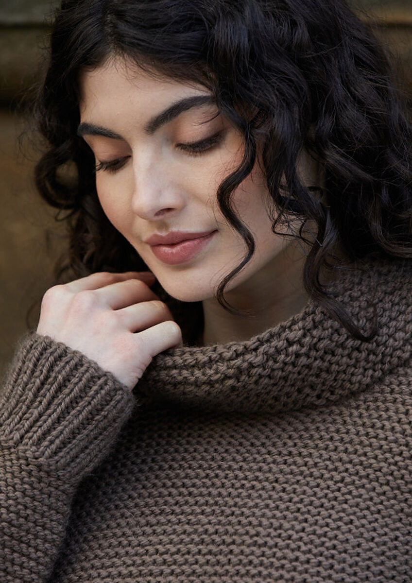 Elowen tröja rätstickad polotröja i Chunky Wool Mocha – Hippstick