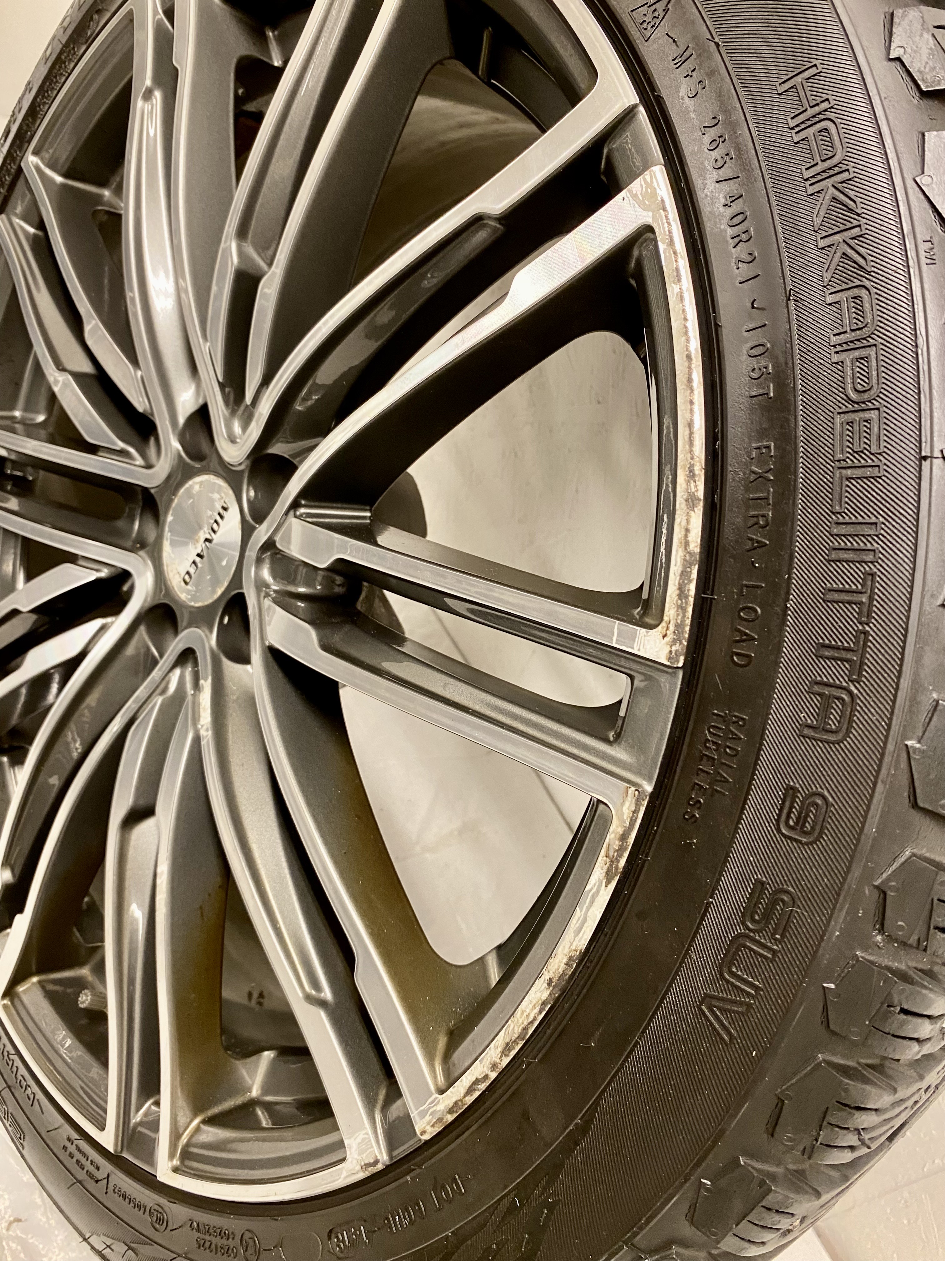 Kompletta Vinterhjul DUBB | 21" Monaco GP2 Porsche Macan S | 2 st 5x112 9.5x21 ET20 66.6 med 265/40 R21 105T XL Nokian Hakkapeliitta 9 SUV | V14-2018 |8|8 mm + 2 st 5x112 10.5x21 ET15 66.6 med 295/35 R21 107T XL Nokian Hakkapeliitta 9 SUV | V14-2018 |8|8 mm - 5