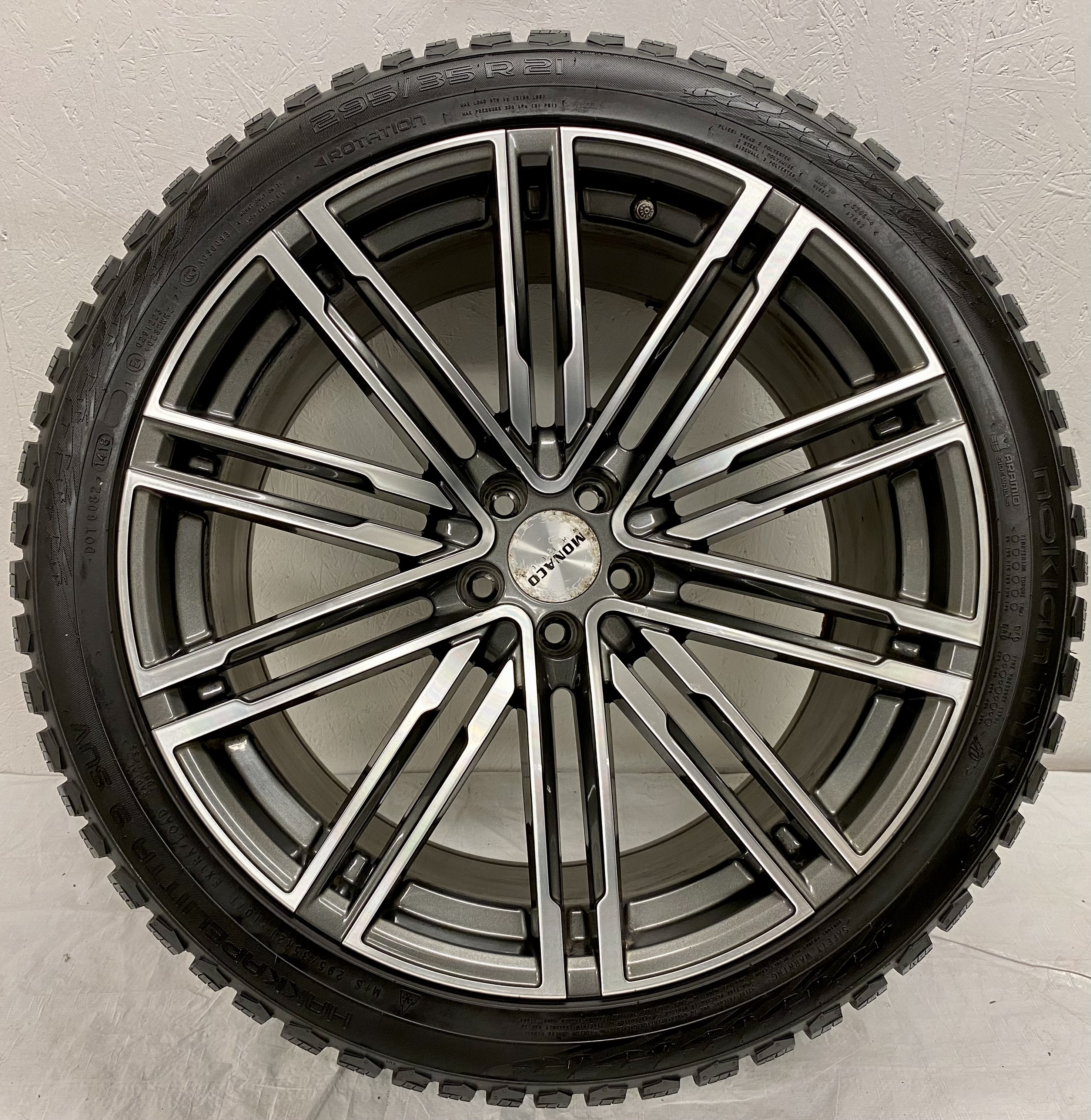 Kompletta Vinterhjul DUBB | 21" Monaco GP2 Porsche Macan S | 2 st 5x112 9.5x21 ET20 66.6 med 265/40 R21 105T XL Nokian Hakkapeliitta 9 SUV | V14-2018 |8|8 mm + 2 st 5x112 10.5x21 ET15 66.6 med 295/35 R21 107T XL Nokian Hakkapeliitta 9 SUV | V14-2018 |8|8 mm - 10