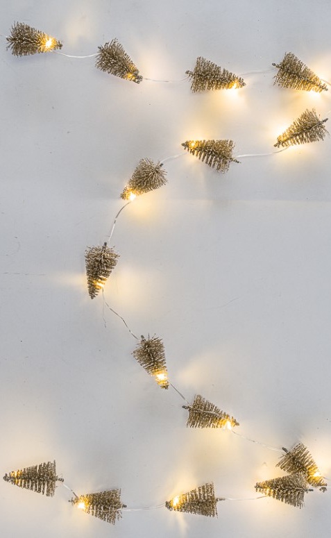 Ljusslinga med granar - Led - 15 lampor 