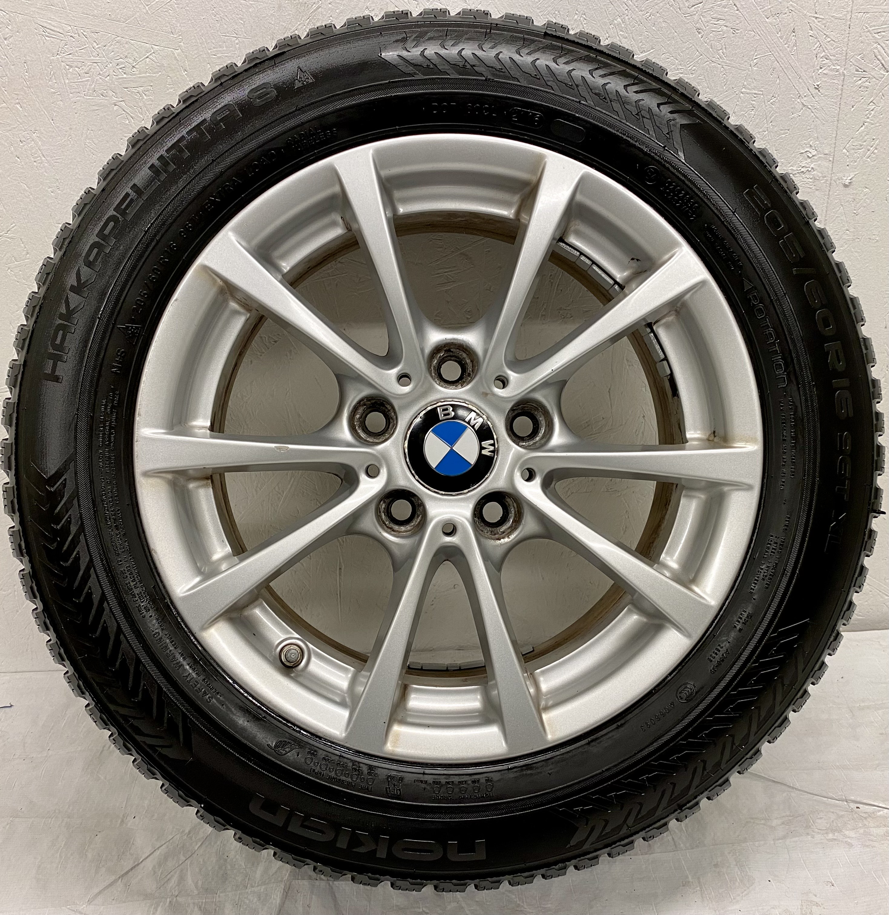 Kompletta Vinterhjul DUBB | 16" BMW F30/F31 6796236 TPMS 5x120 7x16 ET31 72.6 + 205/60 R16 96T XL Nokian Hakkapeliitta 8 | V19-2016 | 8|8|8|8 mm - 8