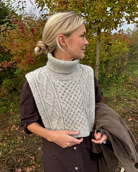 PetiteKnit Dagmar Neck (25 m struktur st 3,5)