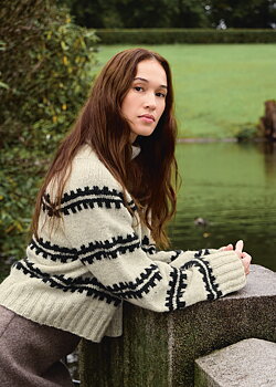 Sandnes Ridge Sweater Dam 2513_01 (17 m flerfärgsstick st 4,5)