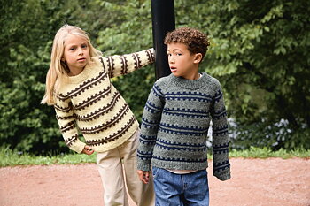 Sandnes Ridge Sweater Junior 2513_03 (17 m flerfärgsstick st 4,5)