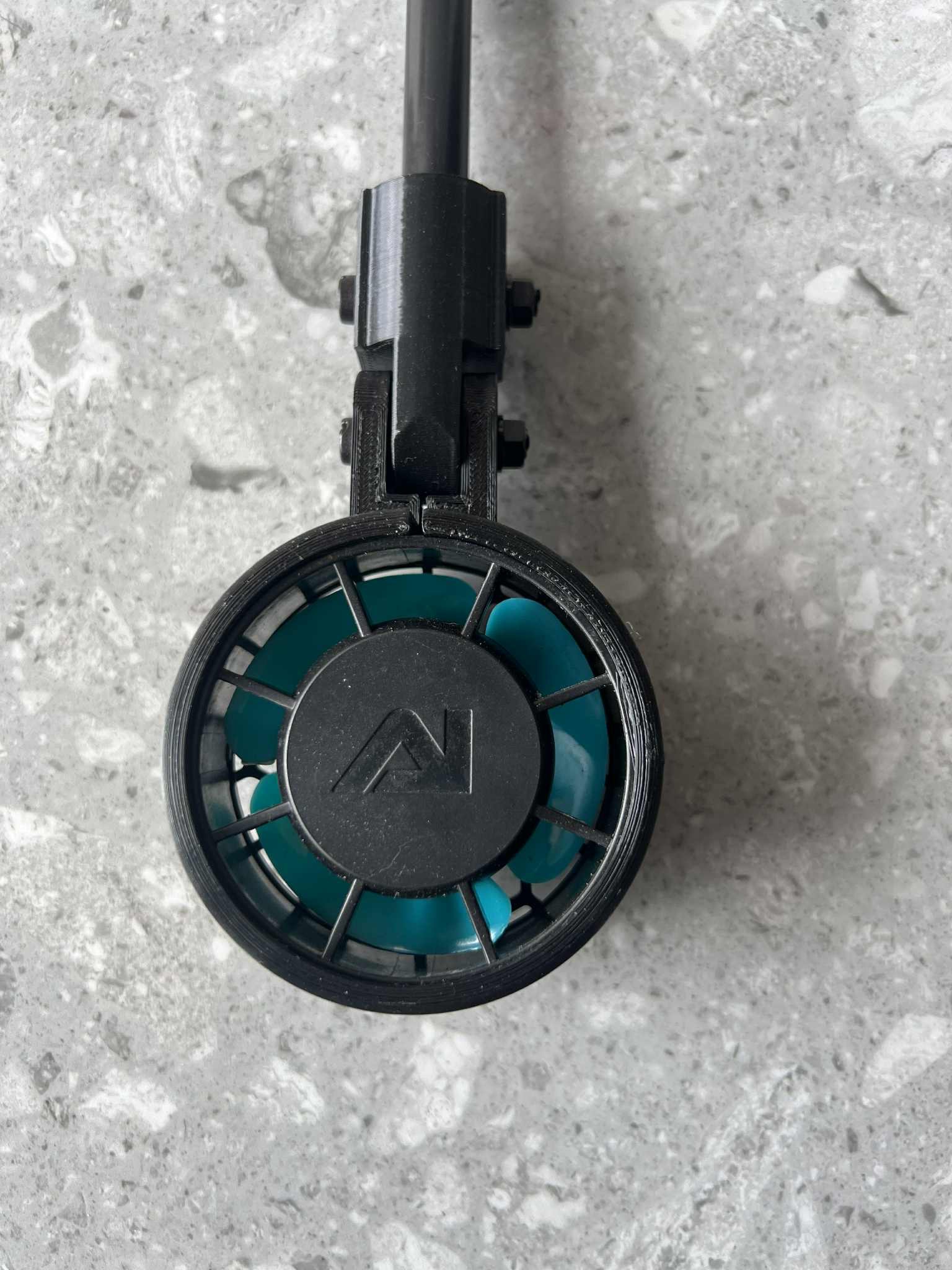 OceanSeaWave AI Nero adjustable bracket