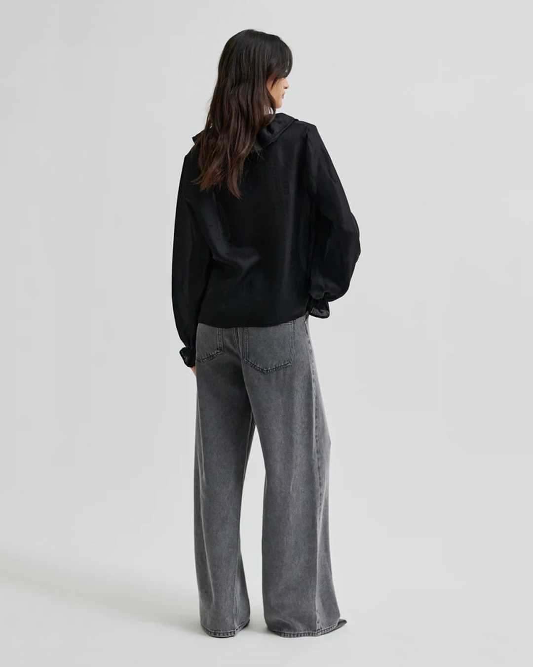 Blus Saggie volang fram svart - 5