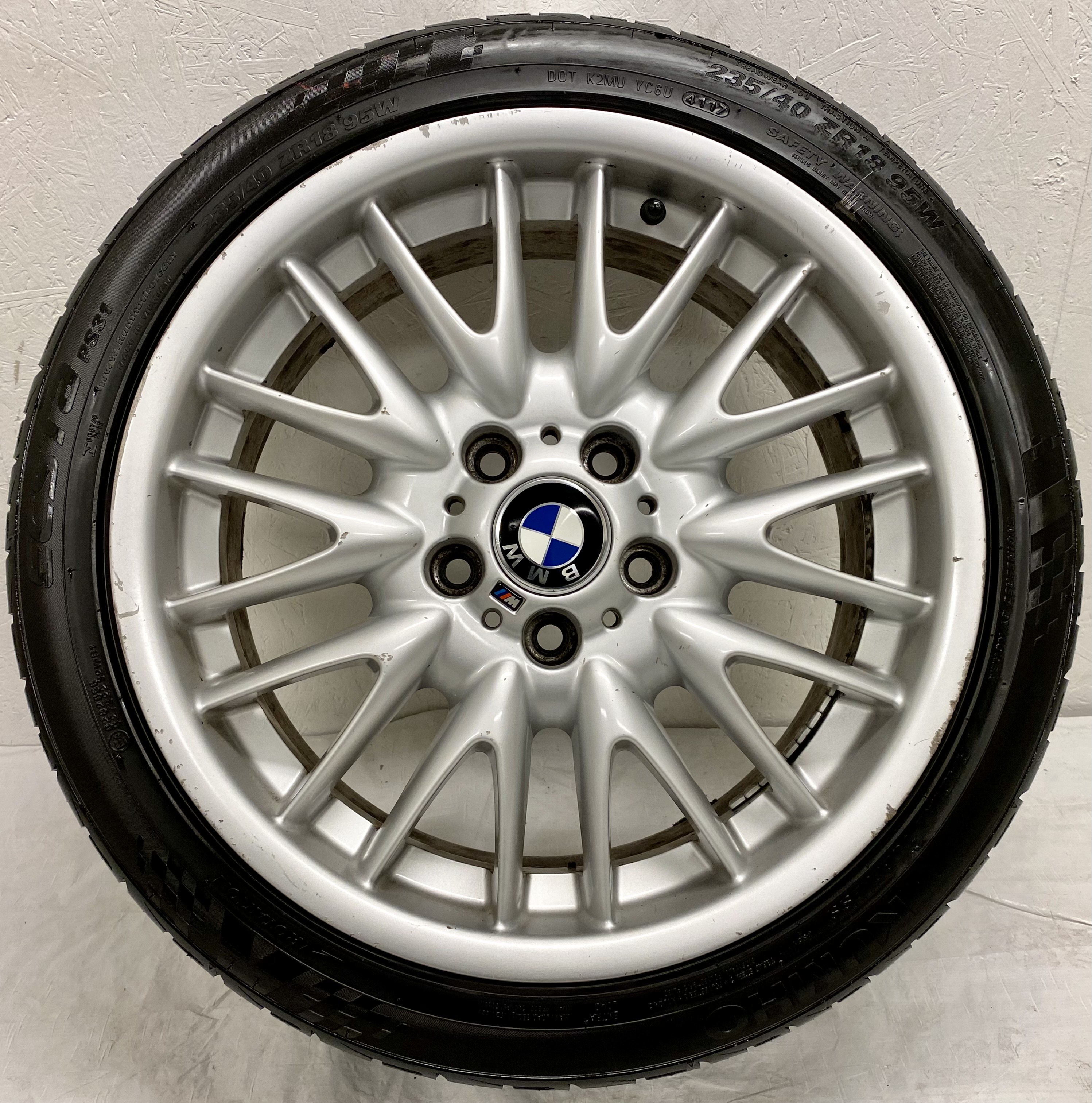 Kompletta Sommarhjul | 18" BMW E46 MV1 Style 72 V Spoke * OBS Läs Beskrivning * Riktning krävs * 2 st 5x120 8x18 ET47 72.6 + 2 st 5x120 8.5x18 ET50 72.6 - 11