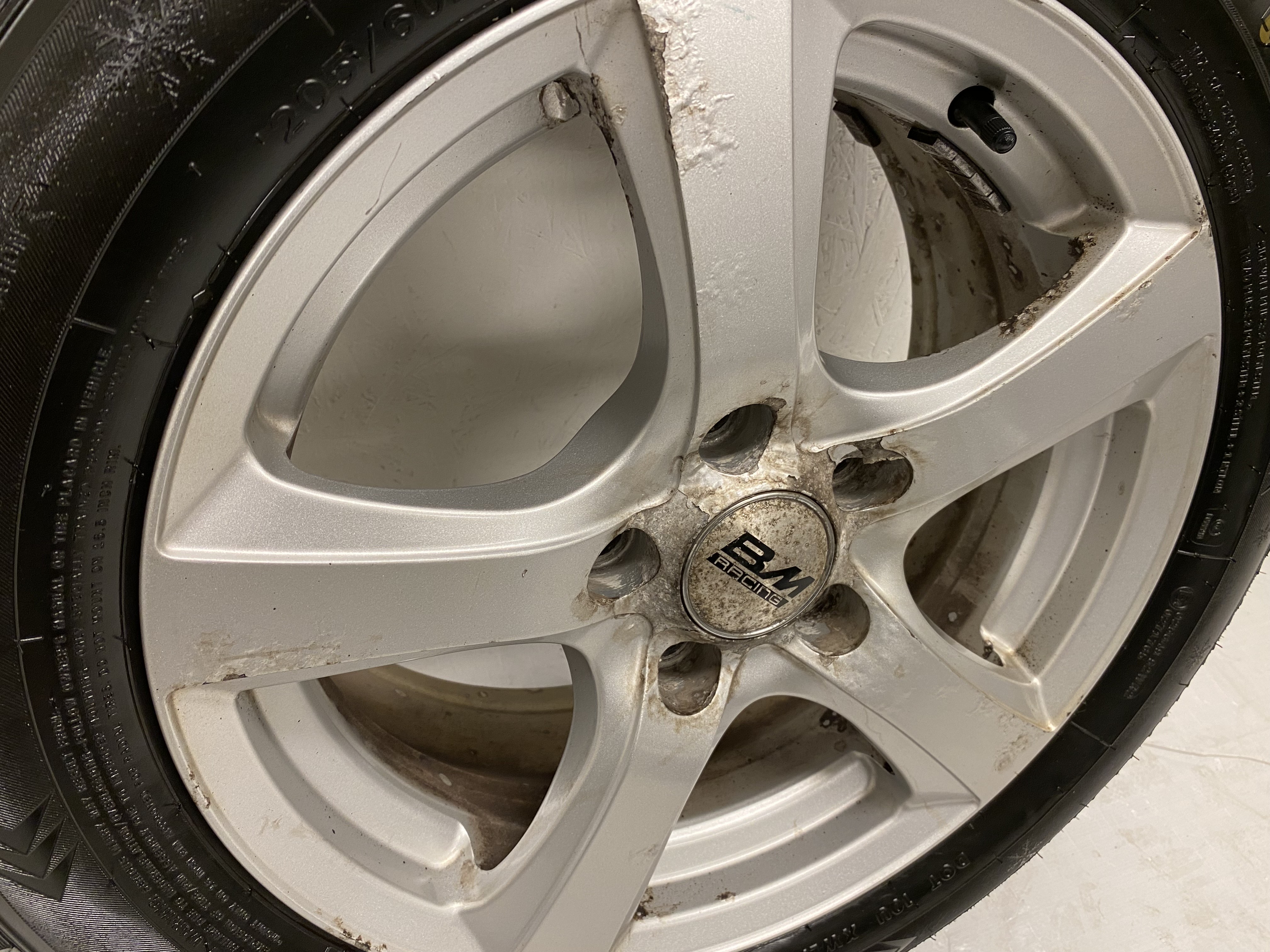 Kompletta Vinterhjul DUBB | 16" BM Racing Mazda 3 2013-2019 5x114.3 7x16 ET45 67.1 + 2 st 205/60 R16 96T GreenMax WinterGrip | V12-2024 | 8|8 mm + 2 st 205/60 R16 96T Pirelli Ice Zero | V26-2013 | 4|6mm - 7