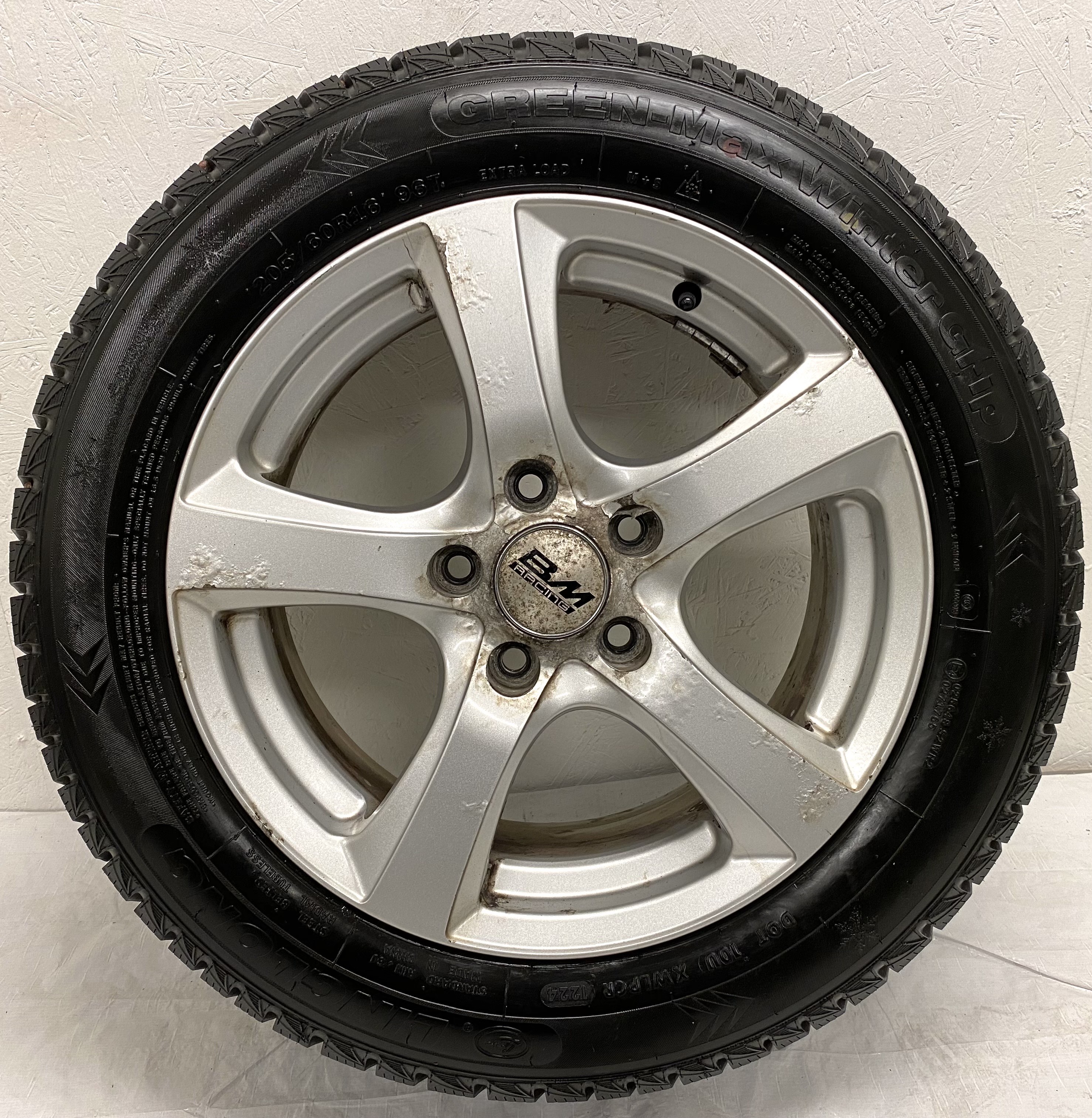 Kompletta Vinterhjul DUBB | 16" BM Racing Mazda 3 2013-2019 5x114.3 7x16 ET45 67.1 + 2 st 205/60 R16 96T GreenMax WinterGrip | V12-2024 | 8|8 mm + 2 st 205/60 R16 96T Pirelli Ice Zero | V26-2013 | 4|6mm - 6