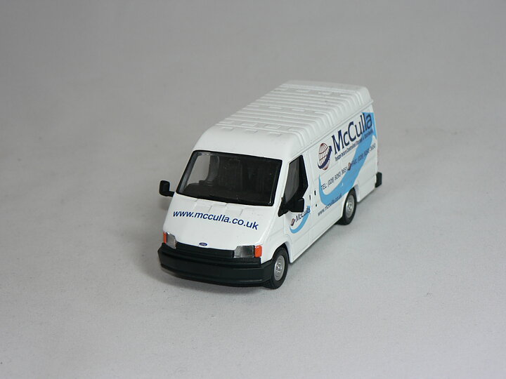 Ford Transit  1:43  Corgi  ( McCulla )