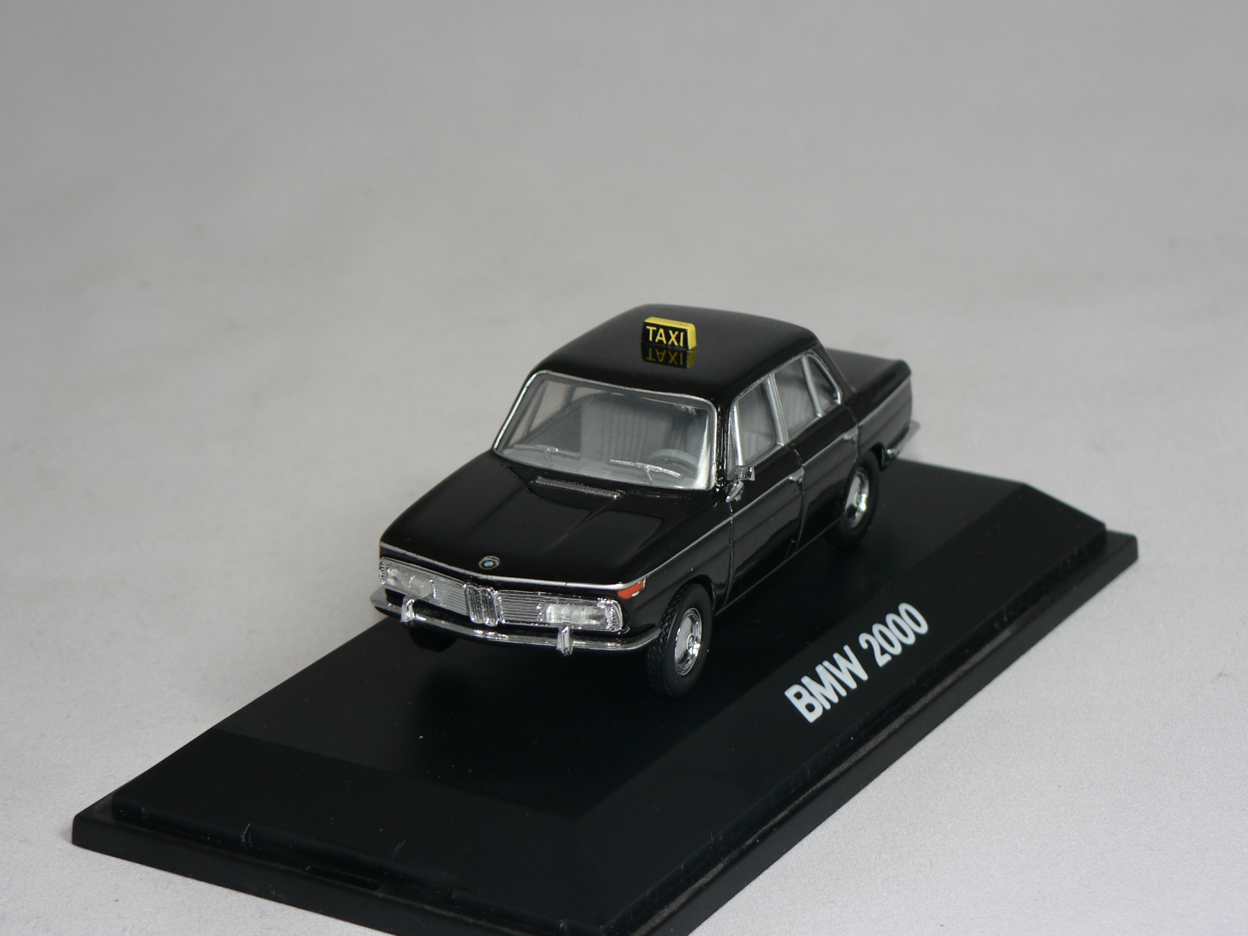 Bmw 2000 Taxi  1:43 Schuco