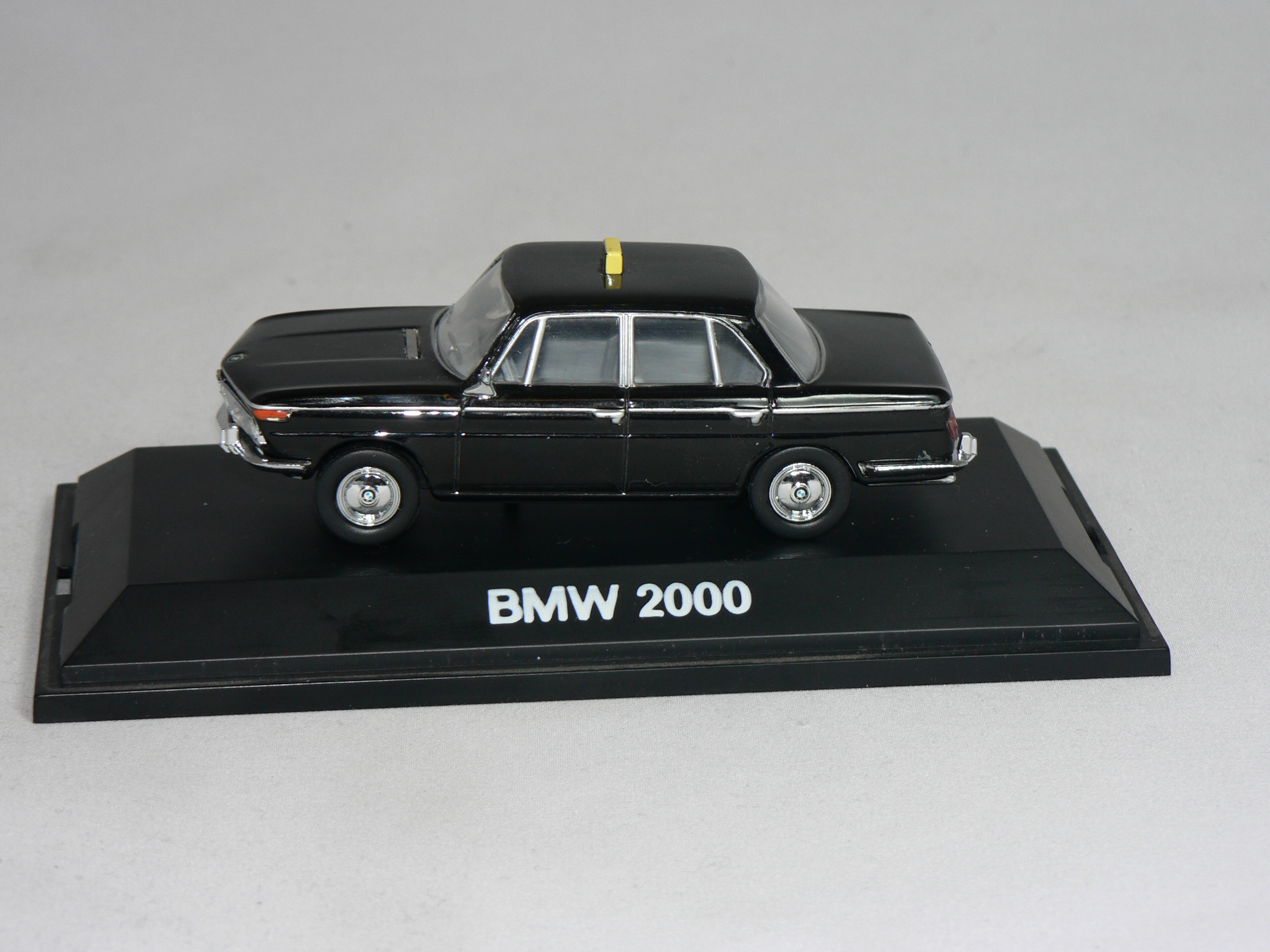 Bmw 2000 Taxi  1:43 Schuco - 3