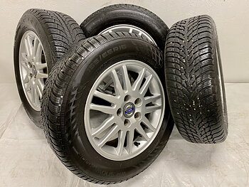 Kompletta Vinterhjul Friktion 4st | 15" Volvo V50 S40 ACRUX 8665463 5x108 6x15 ET46 63.4 + 2 st 195/65 R15 91T Nokian Snowproof | V45-2021 | 7.5|7.5 mm + 2 st 195/65 R15 95T Gislaved SoftFrost 3 | V35-2015 | 5|5 mm 