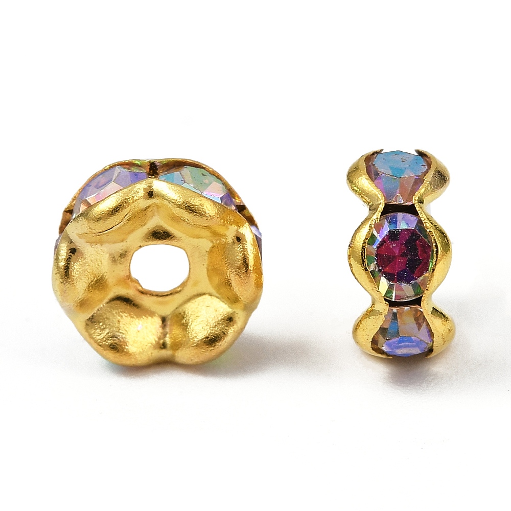 Strassrondell Clear AB 6 mm, rund rhinestone-pärla med gyllene metallfärg och iriserande AB-glitter, visad i närbild.