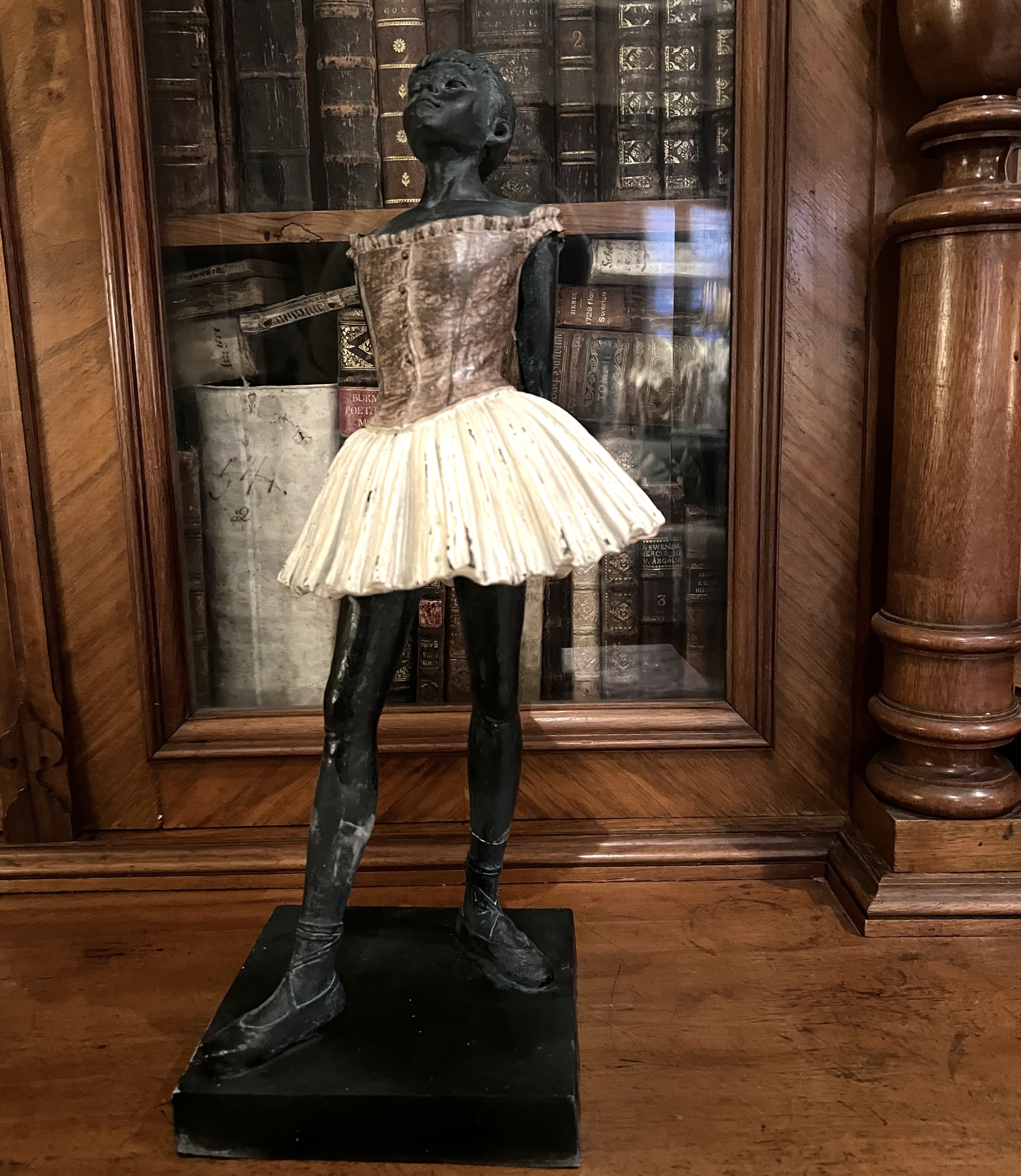 Ballerina staty inspirerad av Degas lilla dansös shabby chic lantlig stil Gårdsromantik