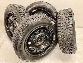 Kompletta Vinterhjul DUBB | 15" Plåt Hyundai i30 5x114.3 6x15 ET46 67.1 | 185/65 R15 92T Pirelli Ice Zero | V37-2019 | 8|8|8|8 mm