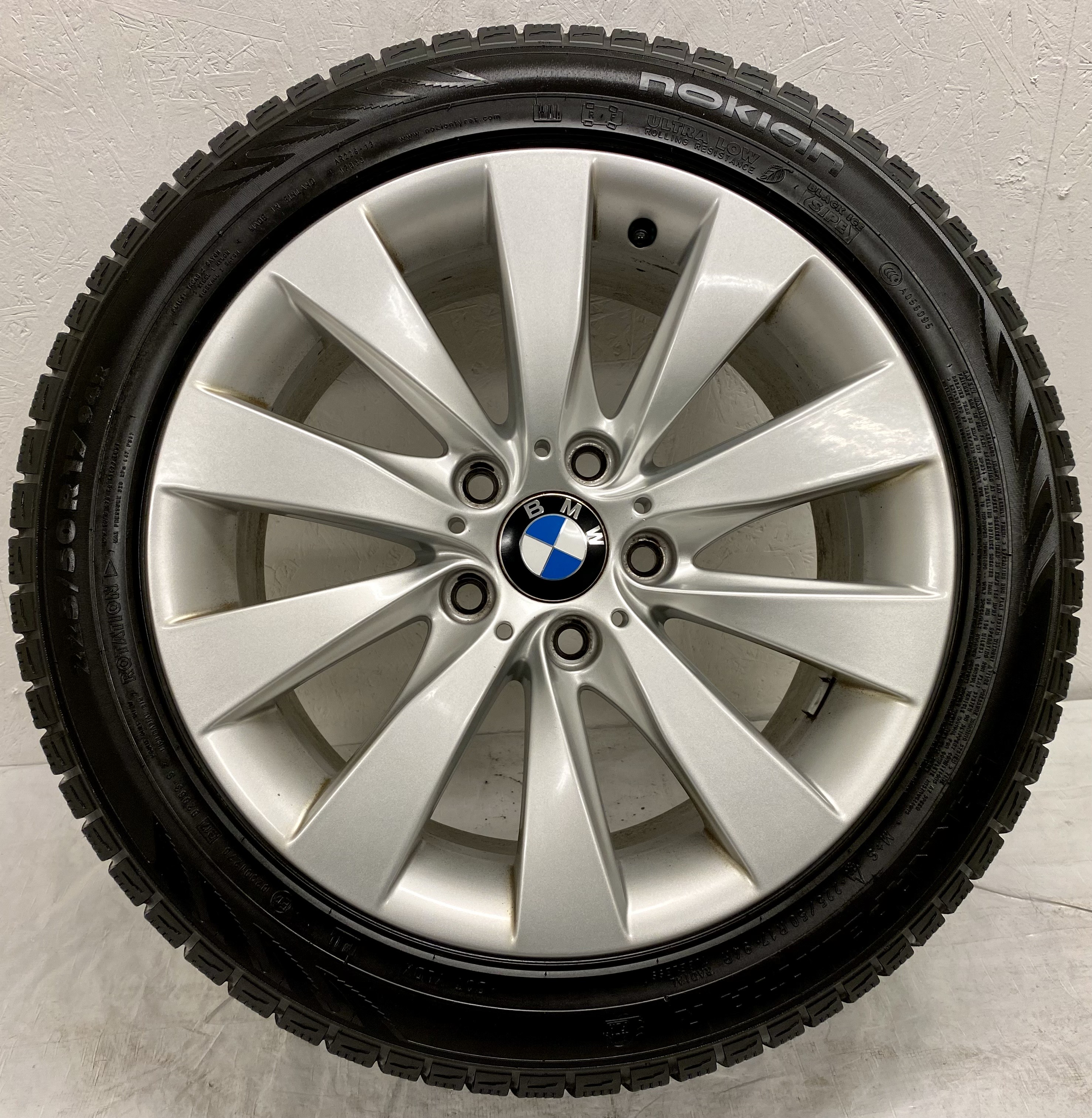 Kompletta Vinterhjul Friktion 4st | 17" BMW F30 F31 F32 F33 F36 6796240 5x120 7.5x17 ET37 72.6 | 225/50 R17 94R RUNFLAT Nokian Hakkapeliitta R | V19-2012 | 6.5|6.5|5.5|5.5 mm  - 8