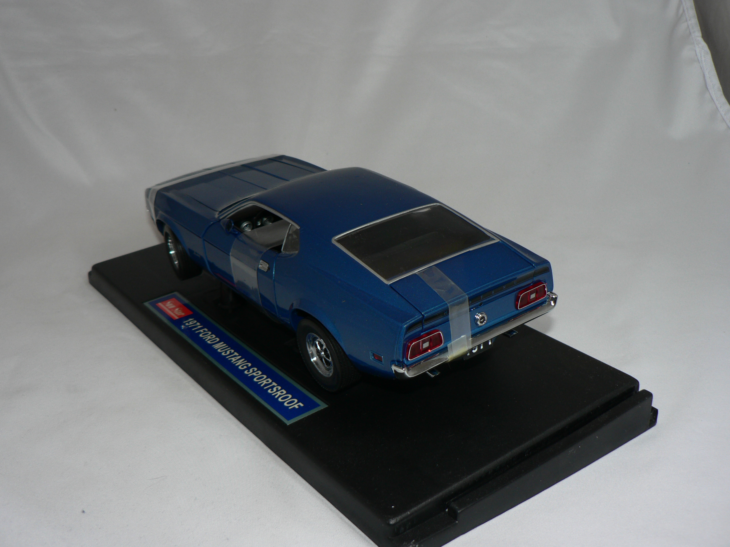  Ford Mustang  Sportroof  1971   1:18   Sun Star - 2