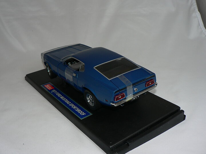 Ford Mustang  Sportroof  1971   1:18   Sun Star