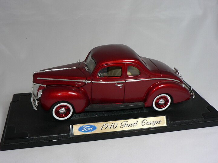 Ford Coupe 1940   1:18  Motor Max