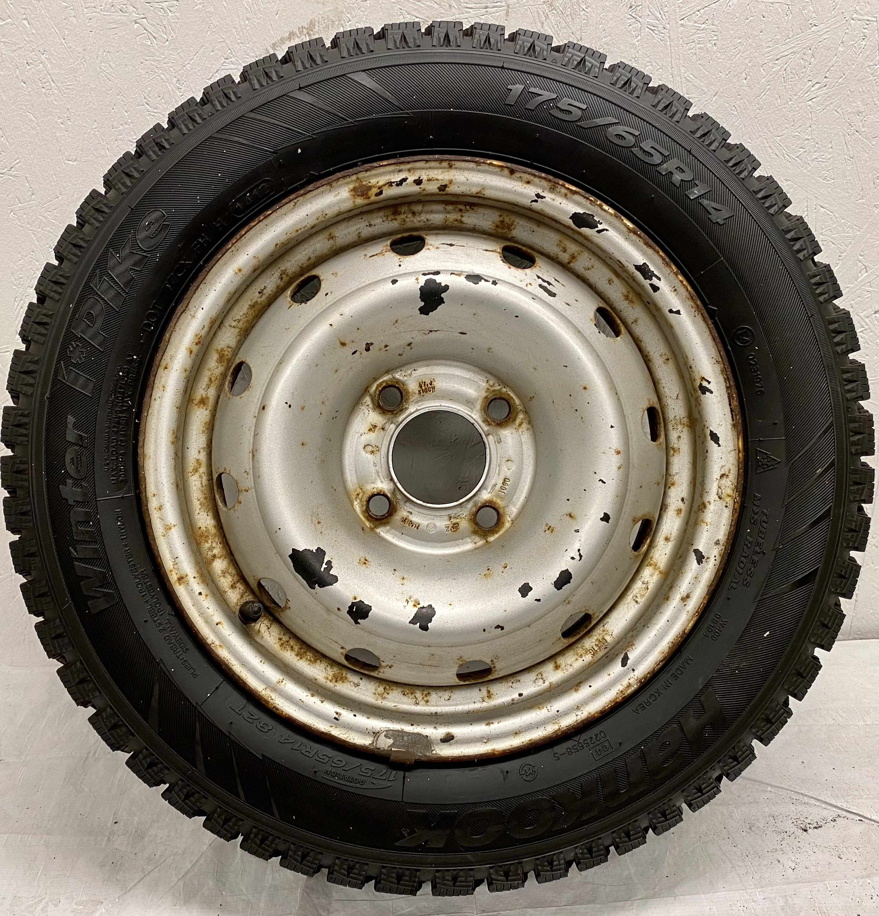 Kompletta Vinterhjul DUBB | 14" Plåt Peugeot Partner 1996-2008 4x108 5.5x14 ET24 65.1 | 175/65 R14 82T Hankook Winter iPike | V14-2012 | 8|8|8|8 mm - 5
