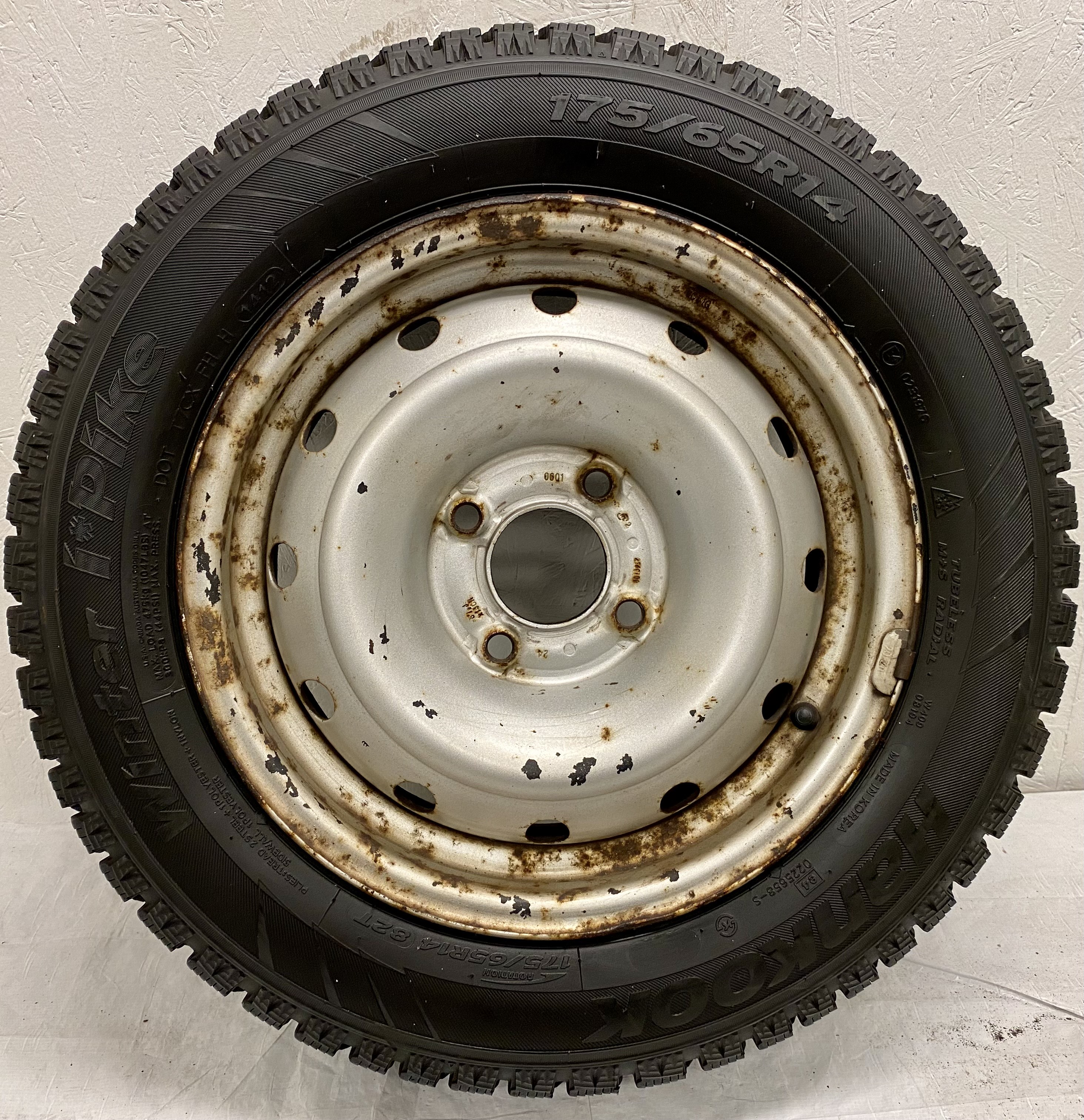 Kompletta Vinterhjul DUBB | 14" Plåt Peugeot Partner 1996-2008 4x108 5.5x14 ET24 65.1 | 175/65 R14 82T Hankook Winter iPike | V14-2012 | 8|8|8|8 mm - 6