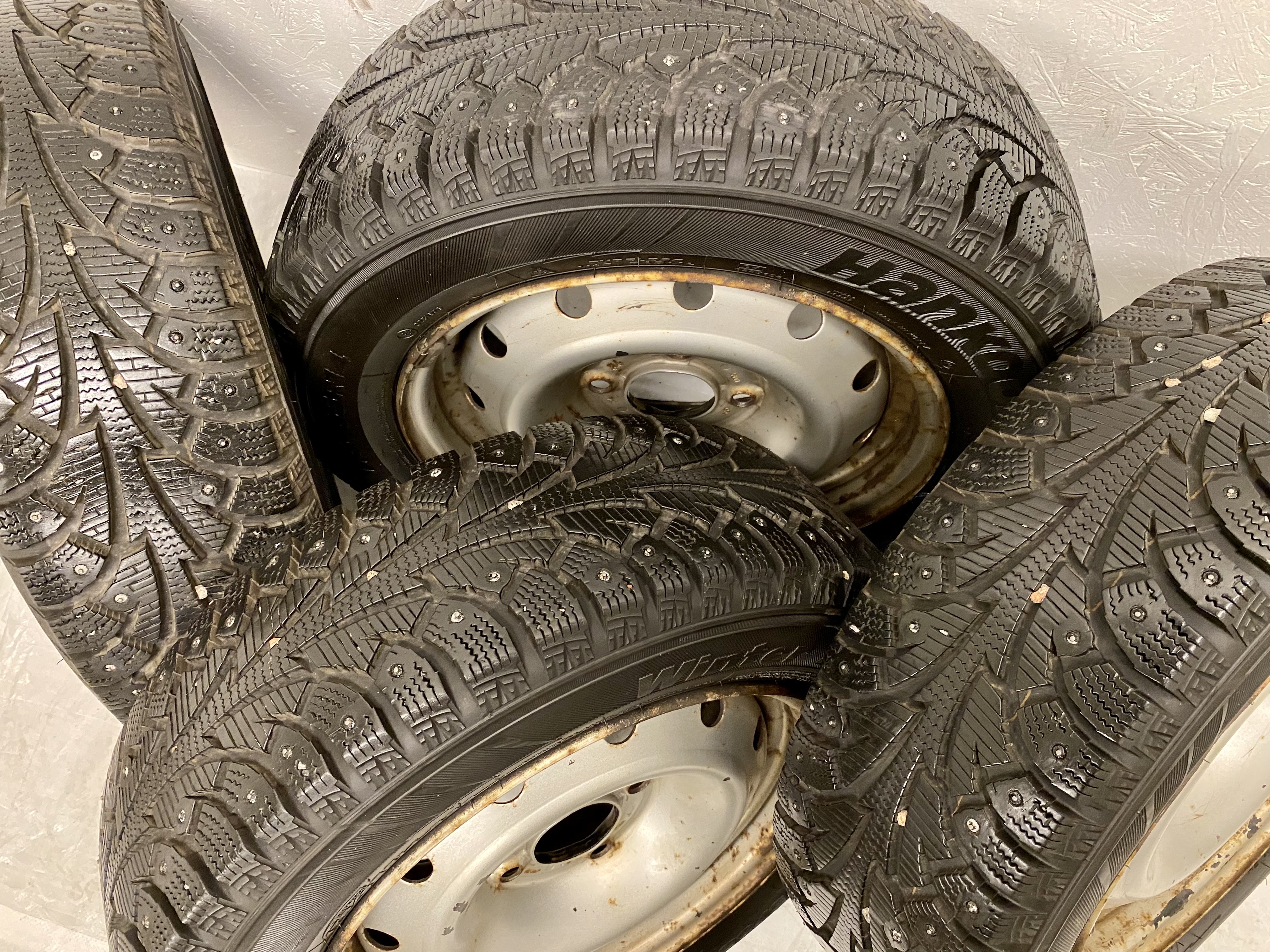 Kompletta Vinterhjul DUBB | 14" Plåt Peugeot Partner 1996-2008 4x108 5.5x14 ET24 65.1 | 175/65 R14 82T Hankook Winter iPike | V14-2012 | 8|8|8|8 mm - 2