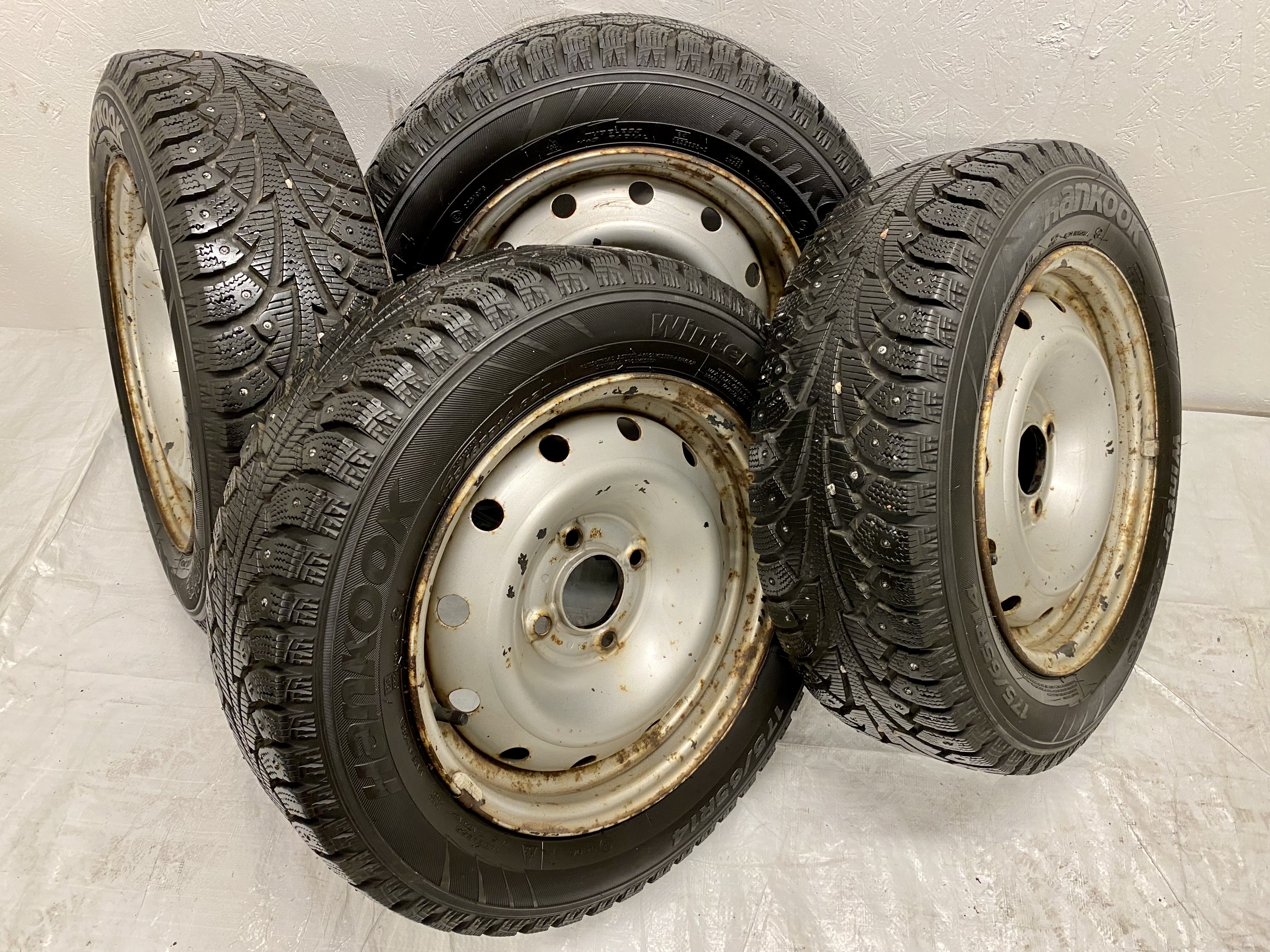Kompletta Vinterhjul DUBB | 14" Plåt Peugeot Partner 1996-2008 4x108 5.5x14 ET24 65.1 | 175/65 R14 82T Hankook Winter iPike | V14-2012 | 8|8|8|8 mm
