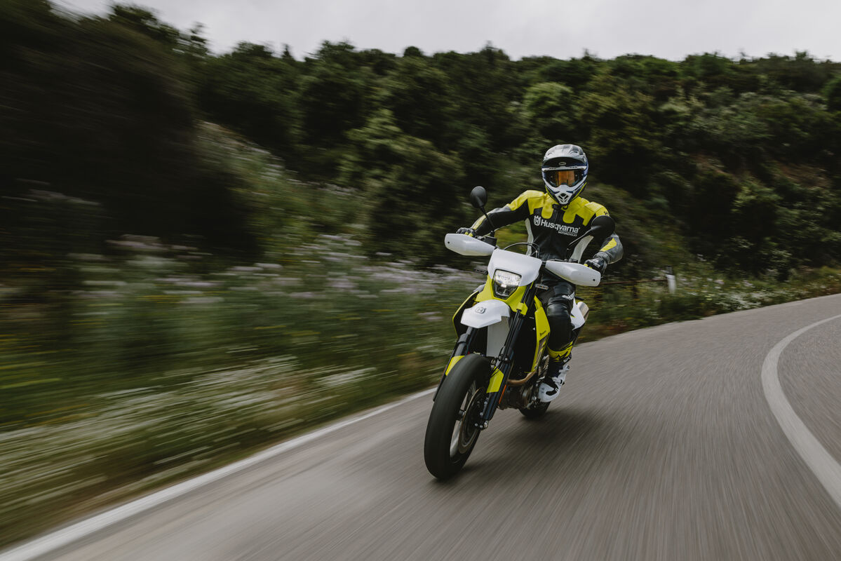 Husqvarna 701 Supermoto 2026 / Kampanj /  Räntefritt 24mån - 11