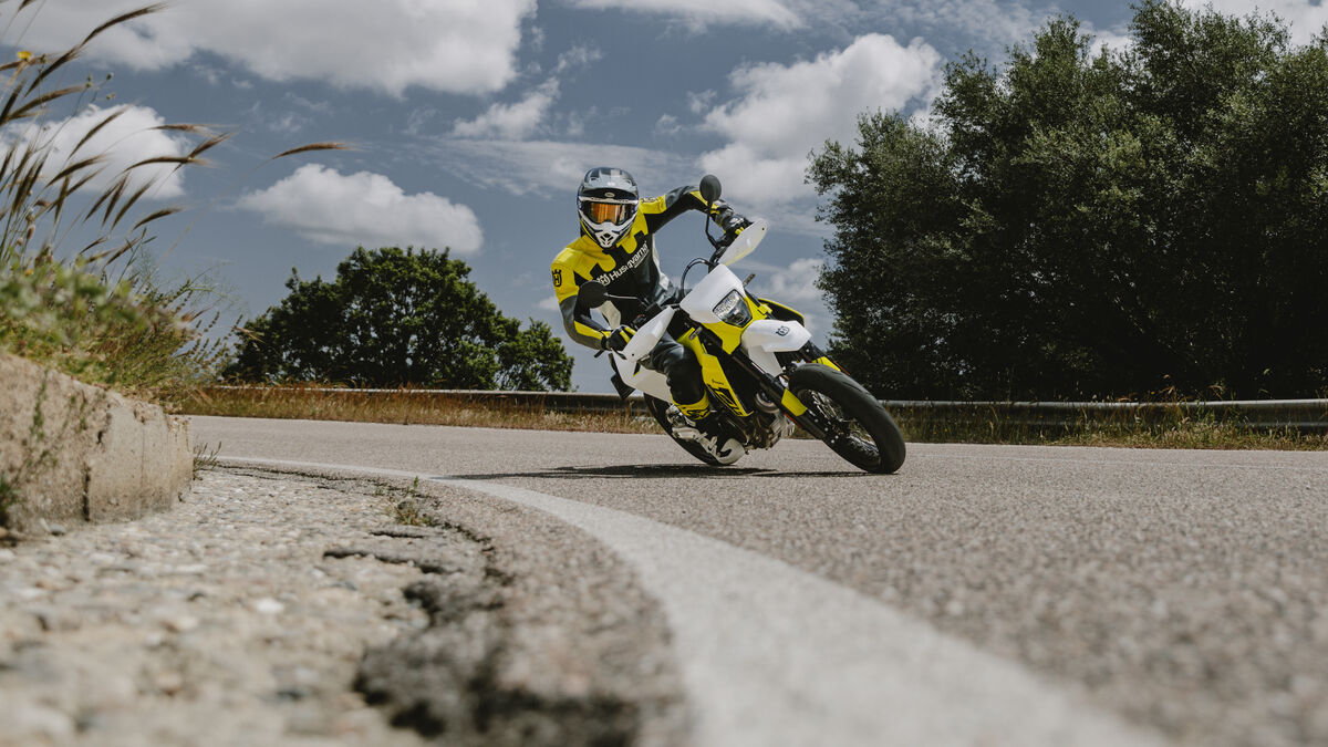 Husqvarna 701 Supermoto 2026 / Kampanj /  Räntefritt 24mån - 10