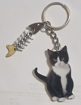 Nyckelring "Svartvit katt och fisk" FRAKTFRITT