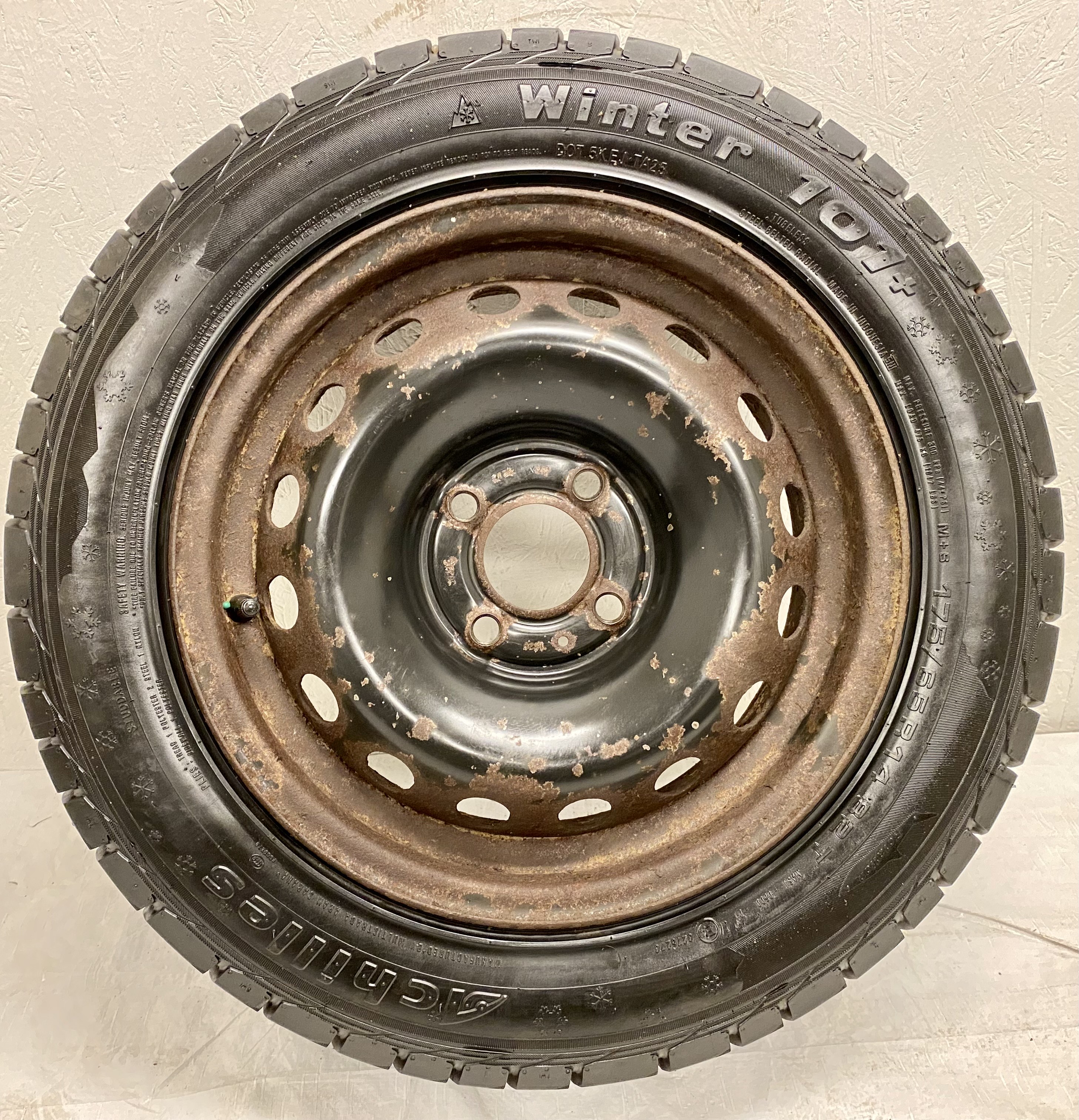 Kompletta Vinterhjul DUBB | 14" Plåt Renault Clio 1998-2005 4x100 6x14 ET36 60.1 | 175/65 R14 82T Achilles Winter 101+ | V23-2016 | 8|8|8|8 mm - 5