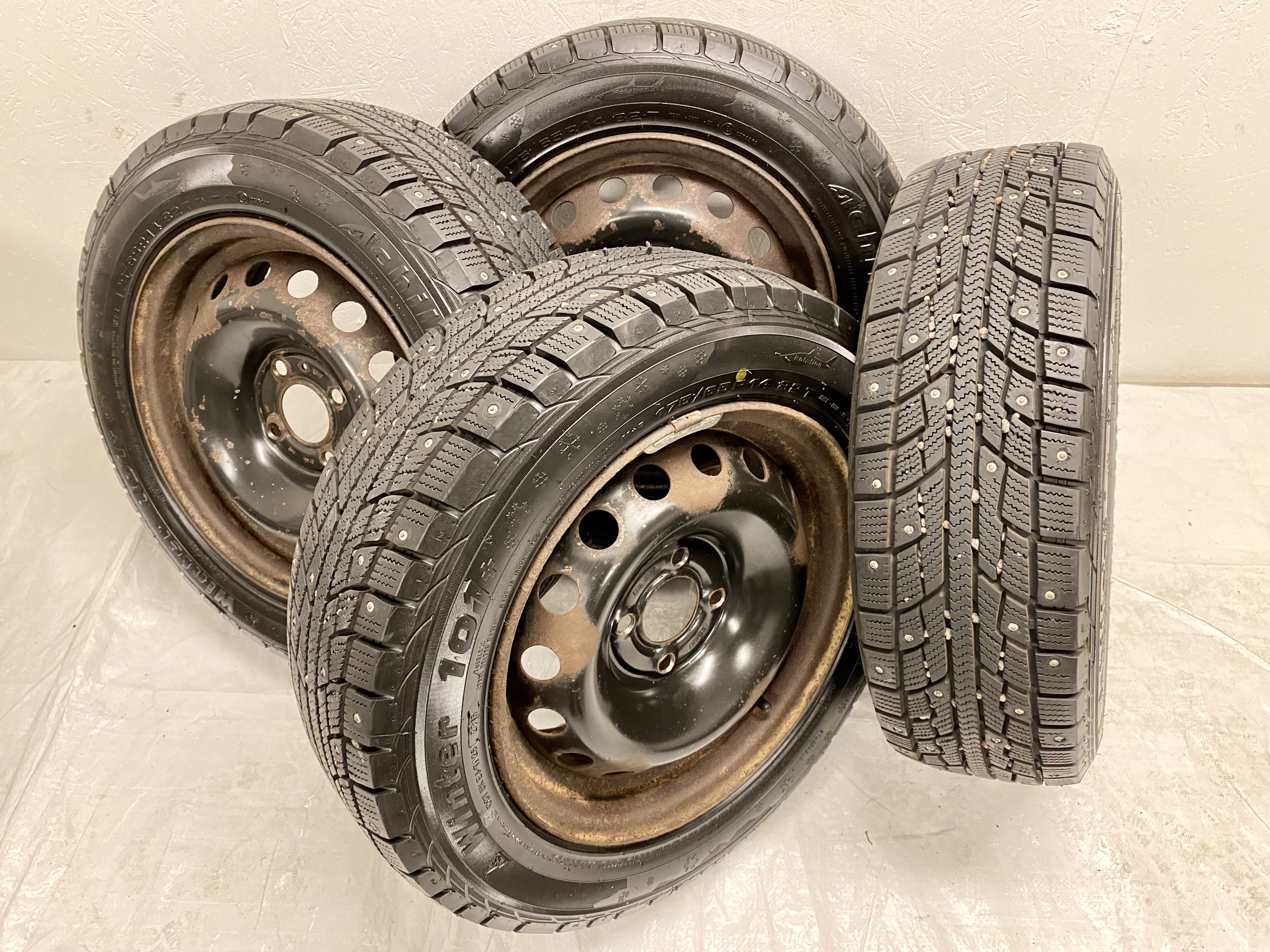 Kompletta Vinterhjul DUBB | 14" Plåt Renault Clio 1998-2005 4x100 6x14 ET36 60.1 | 175/65 R14 82T Achilles Winter 101+ | V23-2016 | 8|8|8|8 mm