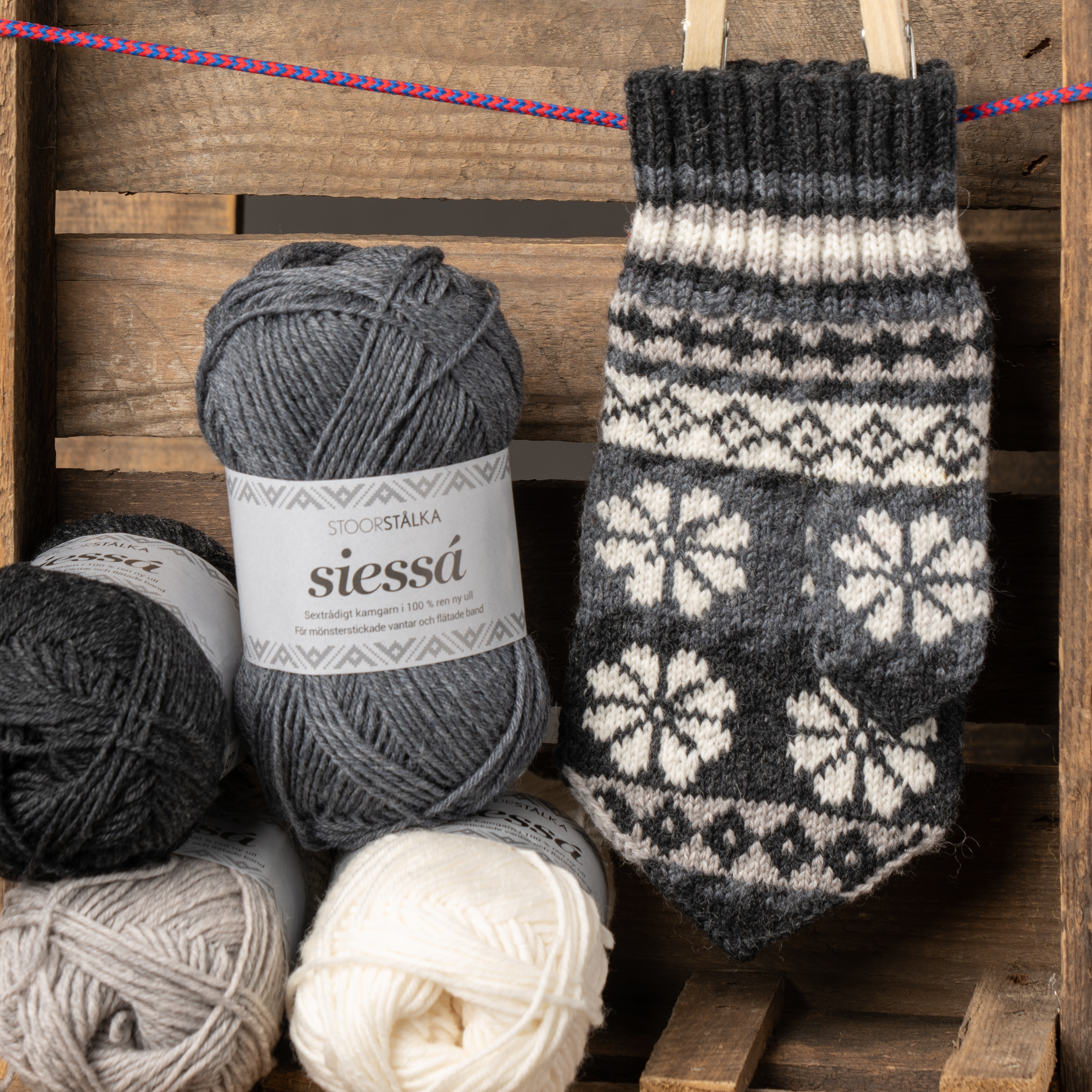 Knitting bundle mitten Grayscale Kajsas marknadsvante Jokkmokk