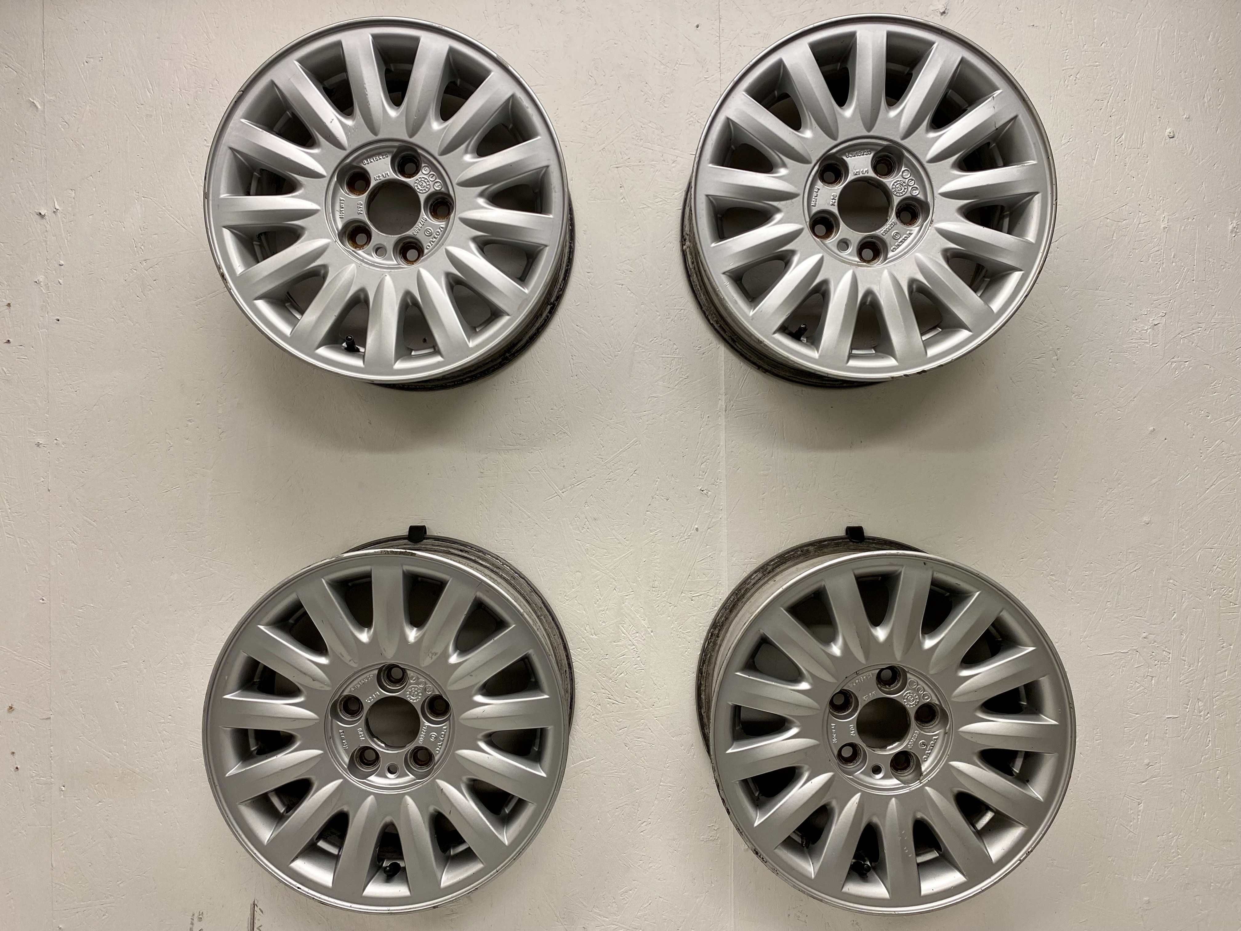 BEGAGNAT | 4 st | 15" VOLVO 940 1990-1998 9173603 ALUFÄLGAR | 5x108 6x15 ET25 65.1