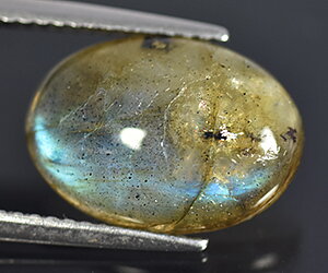 Gema suelta de labradorita natural ovalada de 4,02 ct (14 x 10 mm) con un impresionante juego de colores.