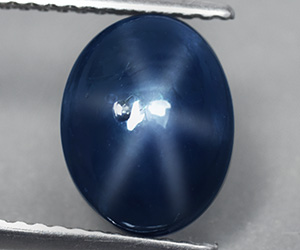 Zafiro estrella azul natural de 3,99 ct, grande e impresionante, de forma ovalada - 3