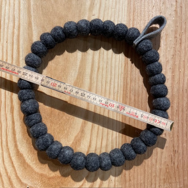 Wooldesign Krans eller Grytunderlägg av ullbollar i ring  i 2-pack - 8