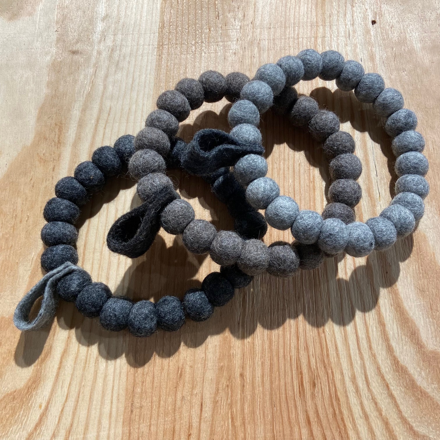 Wooldesign Krans eller Grytunderlägg av ullbollar i ring  i 2-pack - 16