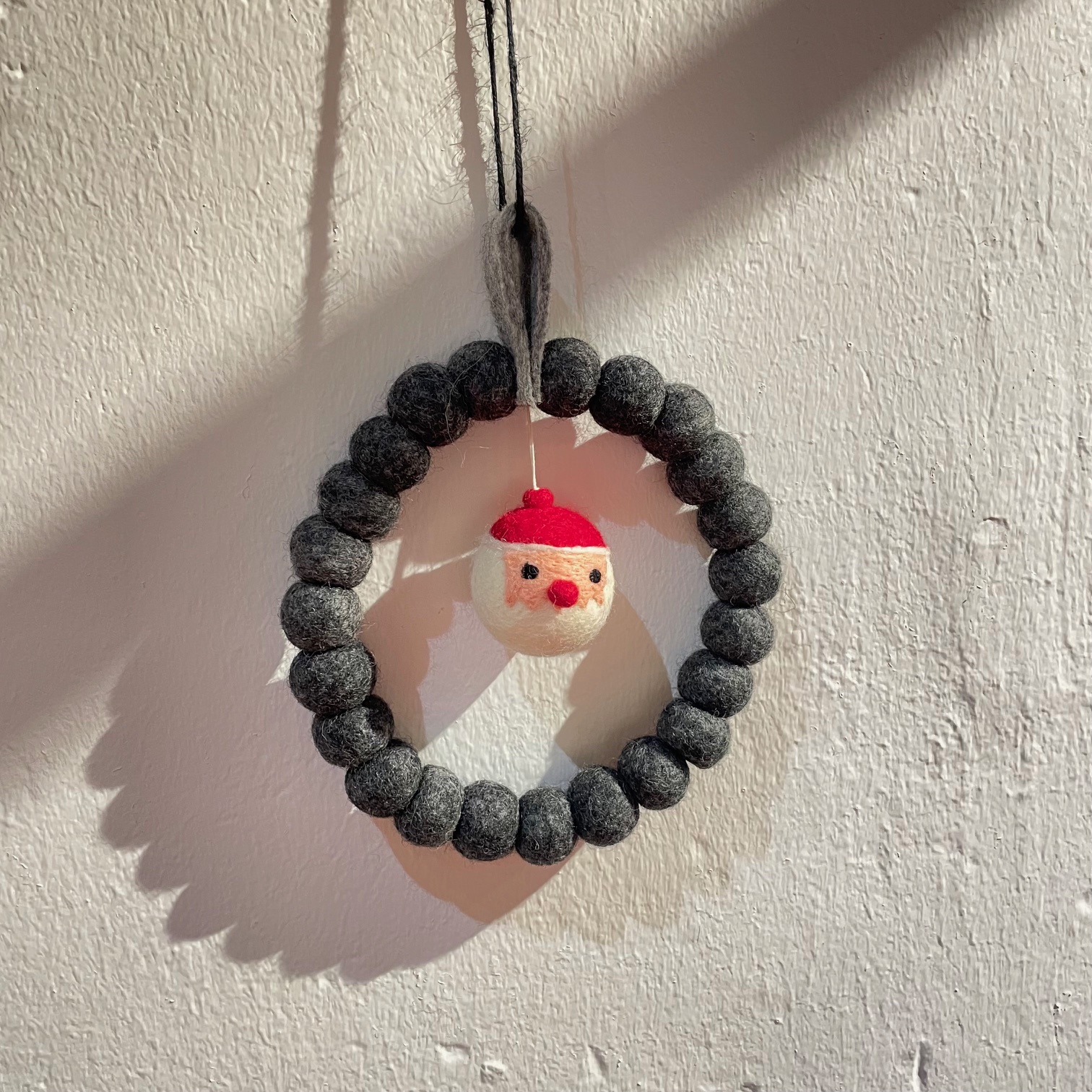 Wooldesign Krans eller Grytunderlägg av ullbollar i ring  i 2-pack - 4