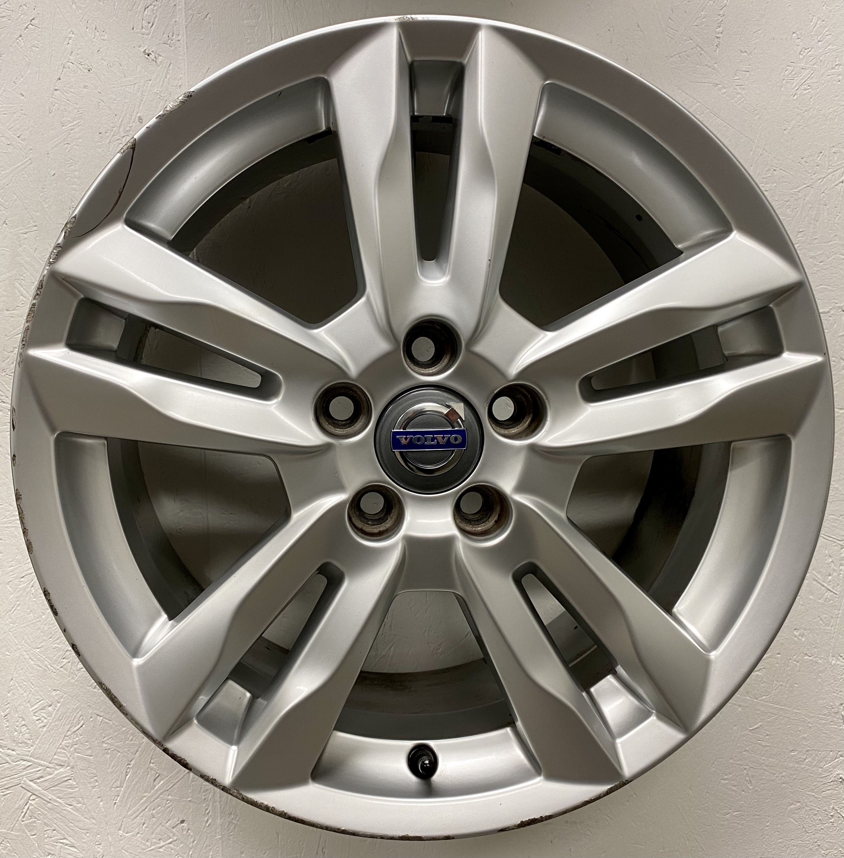BEGAGNAT | 4 st | 17" VOLVO NJORD S60 V60 S80 V70 V40 S40 V50 C30 C70 31200603 ALUFÄLGAR | 5x108 8x17 ET55 63.4 - 6