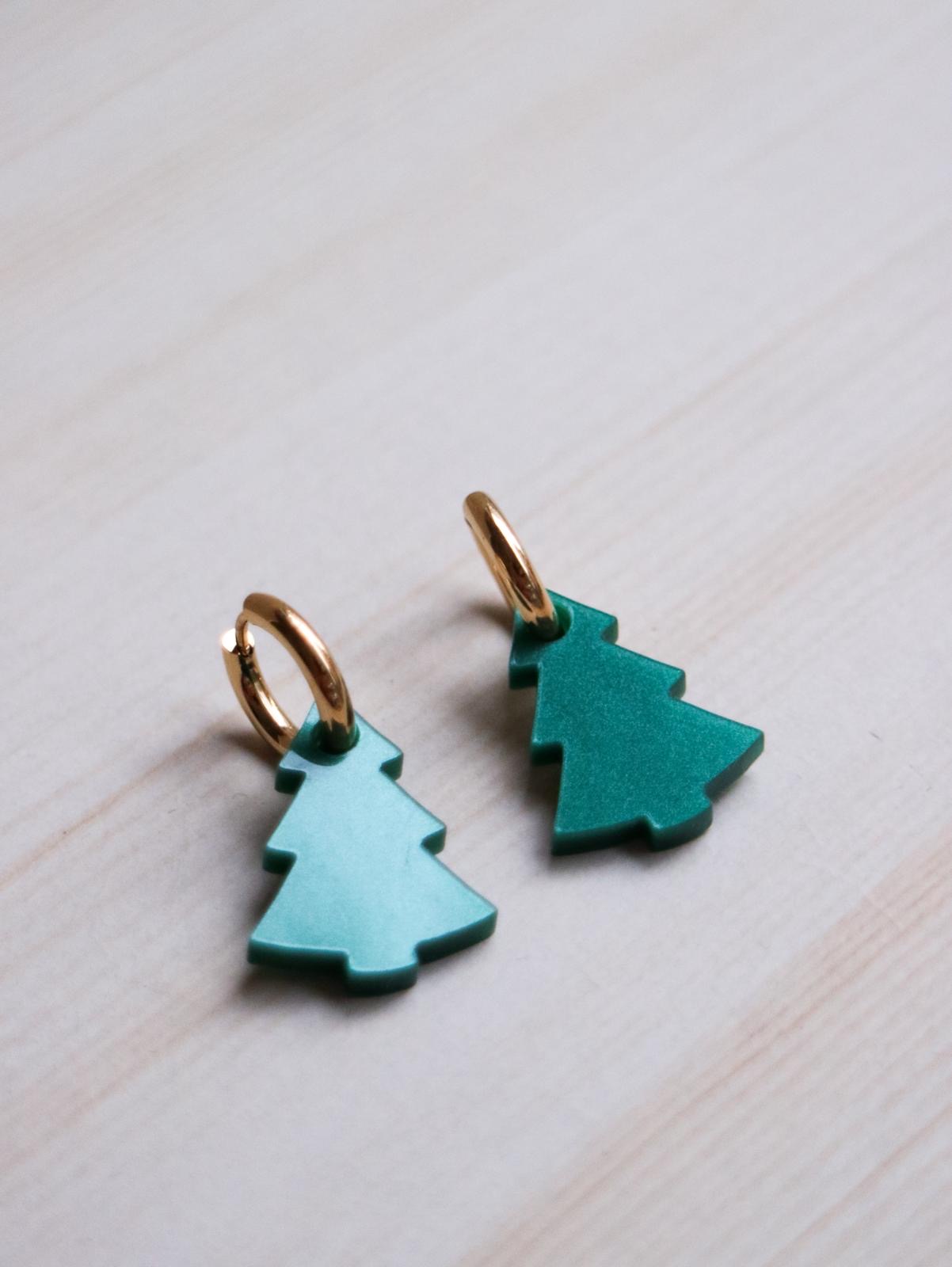 Spruce green metallic pendants