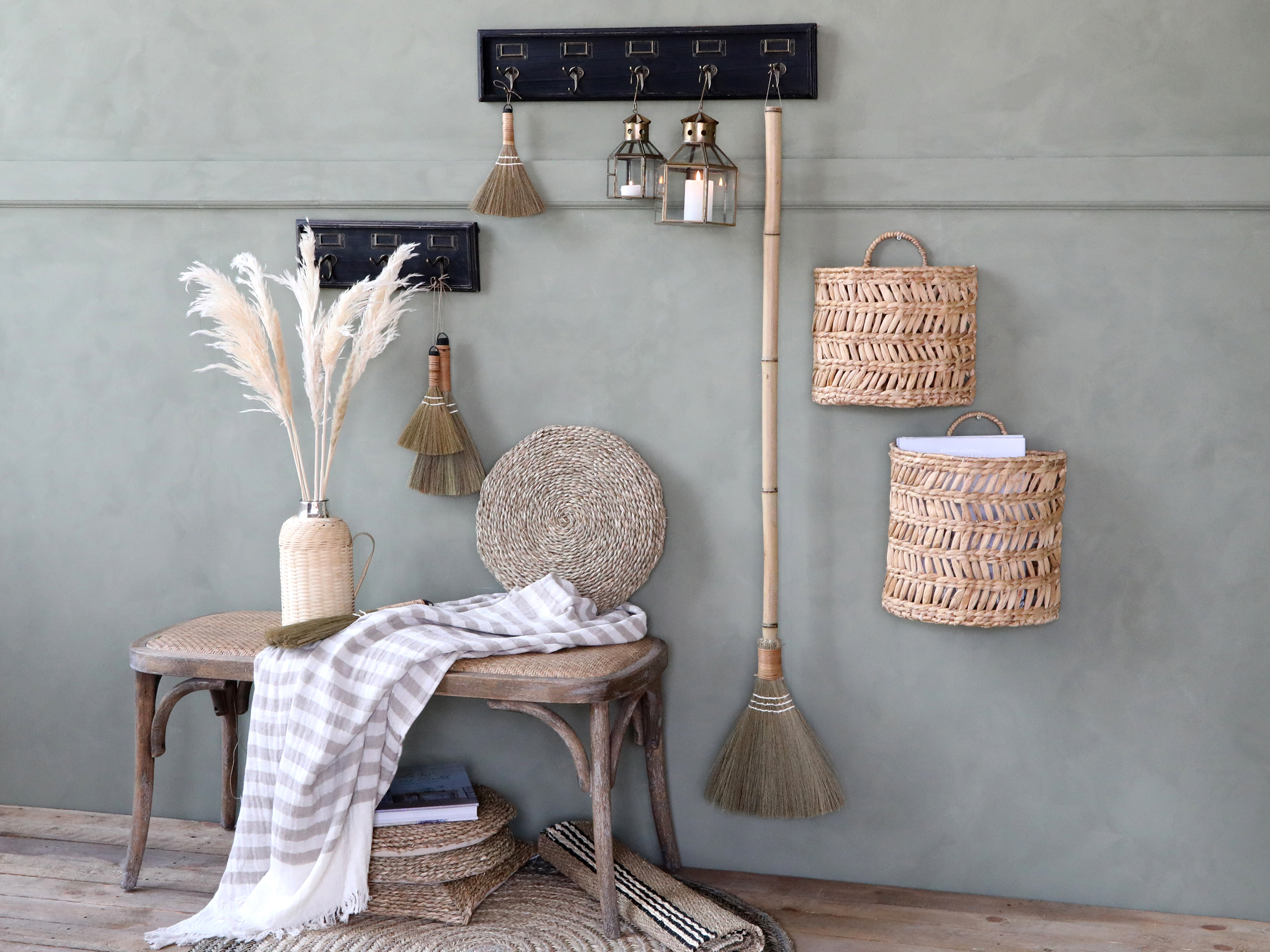 Rottingbänk i fransk stil från Chic Antique