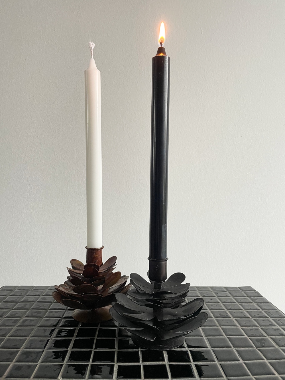 LJUSSTAKE I PLÅT, svart/rost
