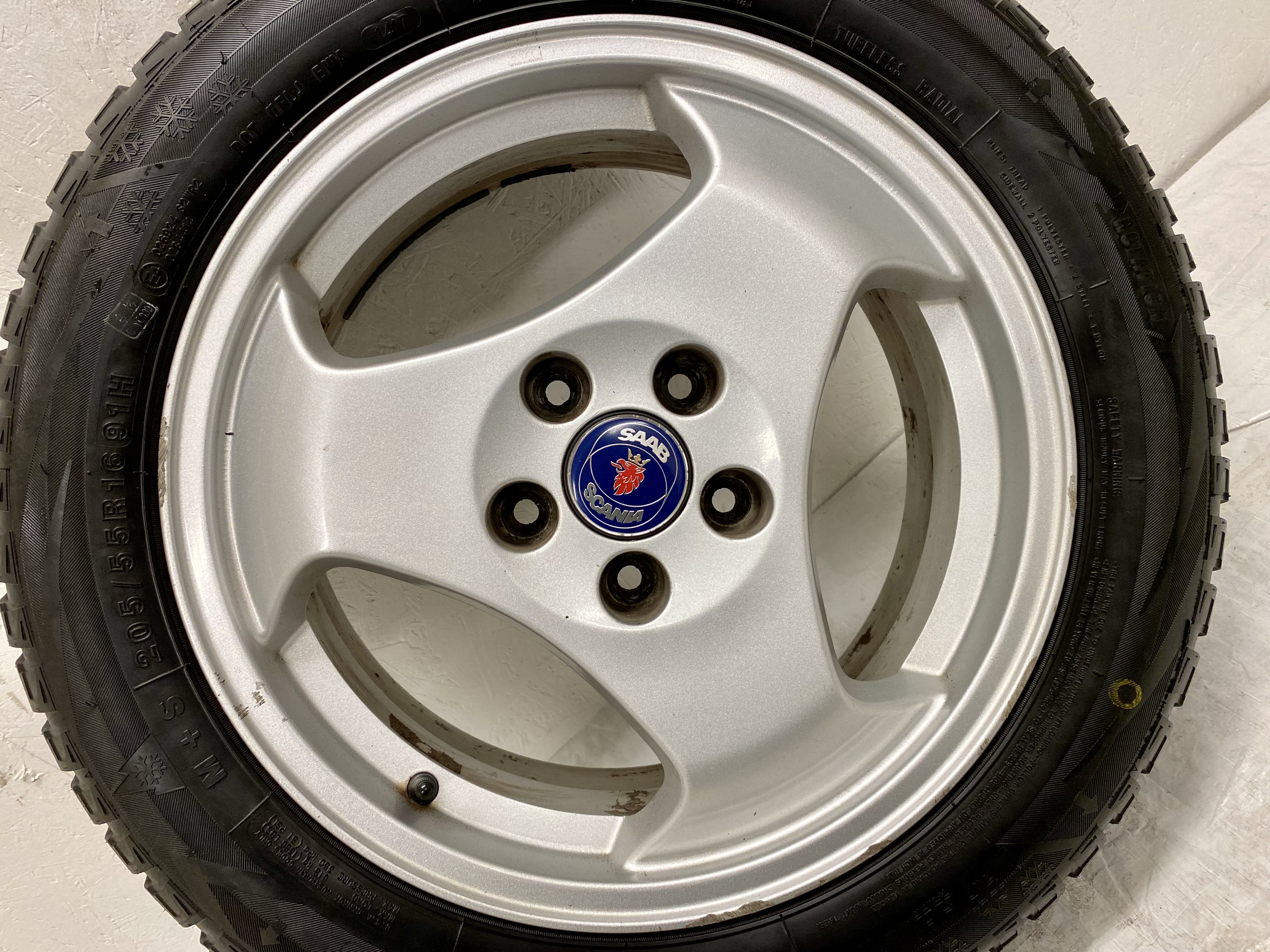 Kompletta Vinterhjul Friktion 4st | 16" SAAB 9-5 9-3 ALU26 4566055 5x110 6.5x16 ET49 65.1 | 205/55 R16 91H Winter Safe | V14-2017 | 8|8|8|8 mm - 7