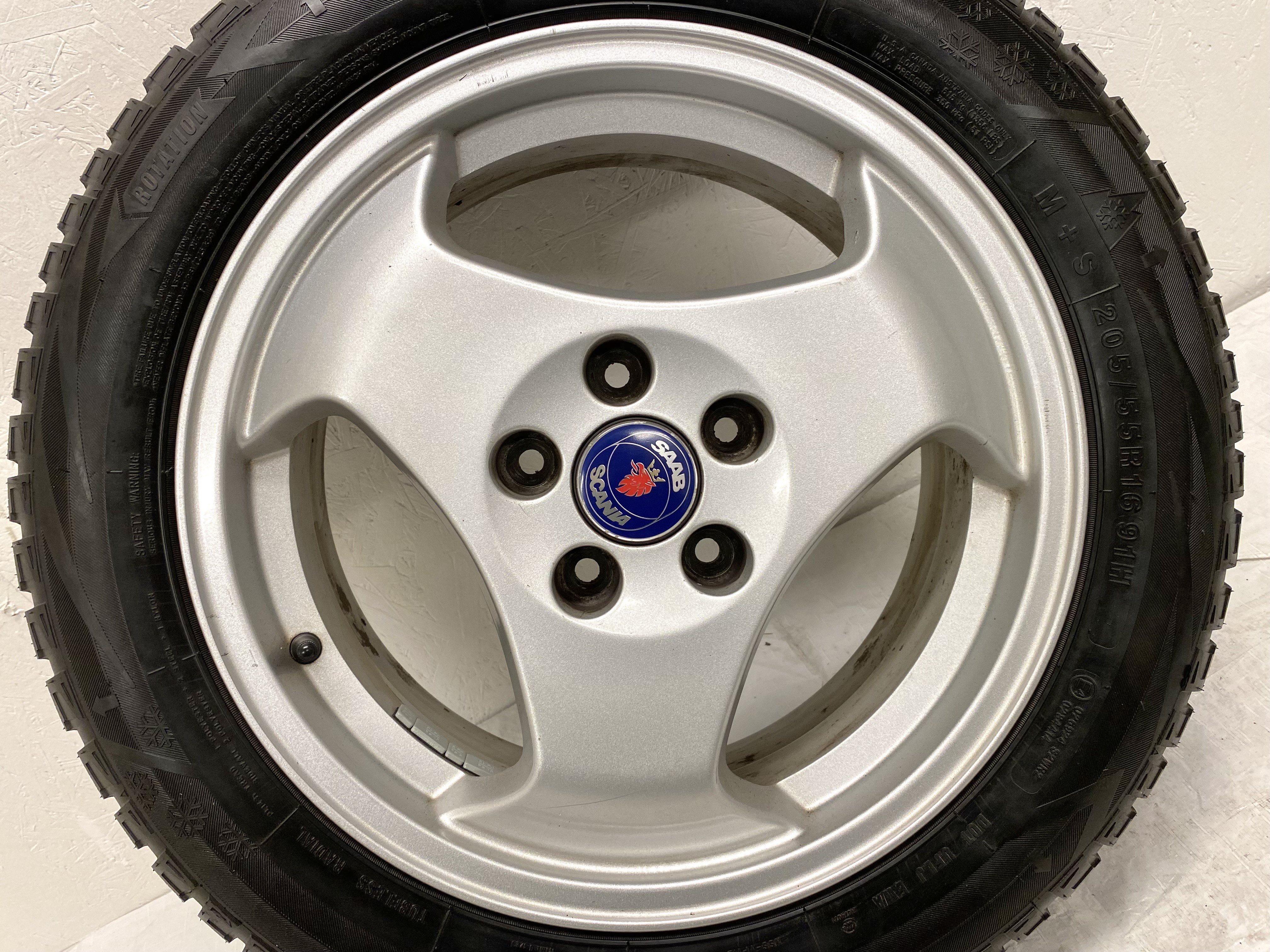 Kompletta Vinterhjul Friktion 4st | 16" SAAB 9-5 9-3 ALU26 4566055 5x110 6.5x16 ET49 65.1 | 205/55 R16 91H Winter Safe | V14-2017 | 8|8|8|8 mm - 5